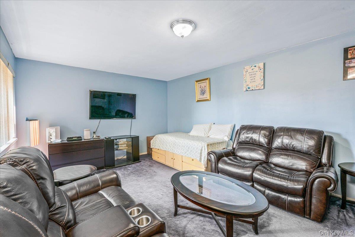 144-55 Melbourne Ave, Unit 2E photo 2