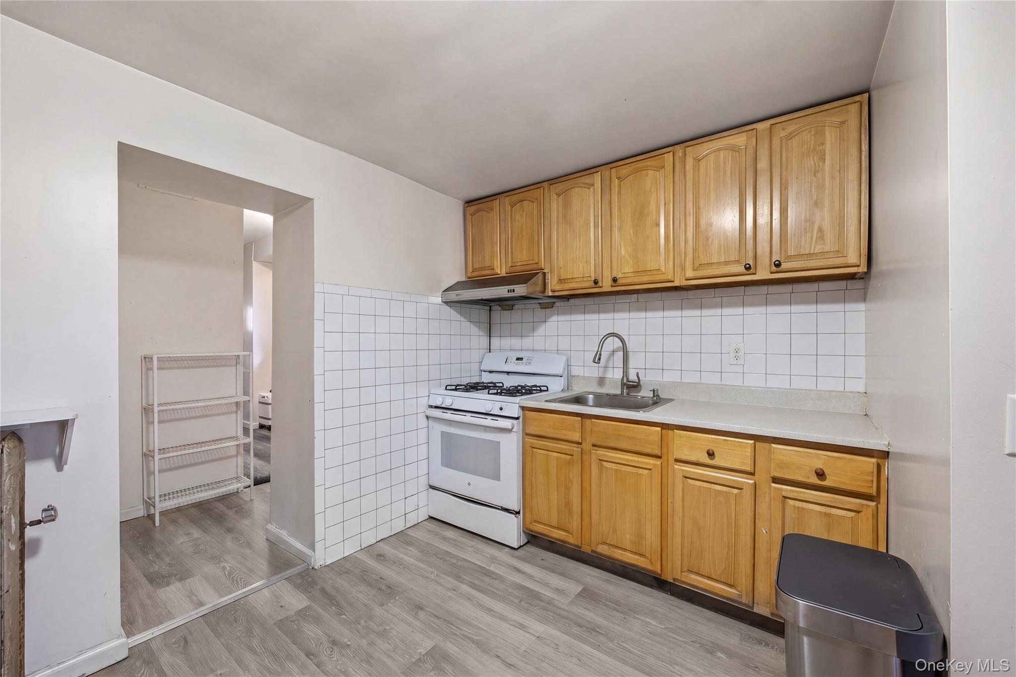 2412 Grand Avenue – For Sale photo 10