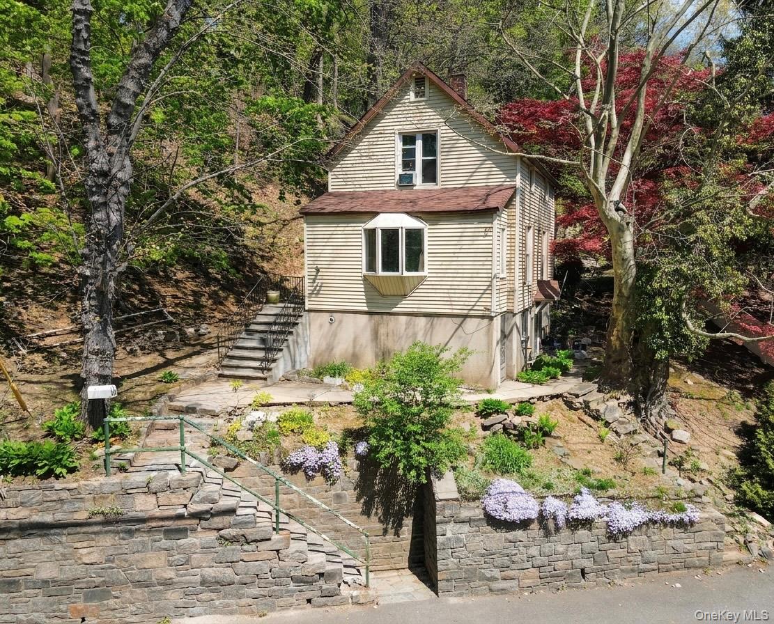18 Columbus Ave – For Sale photo 3