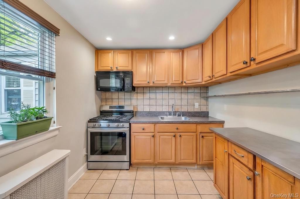 261-10 Langston Avenue, Unit G99E photo 7