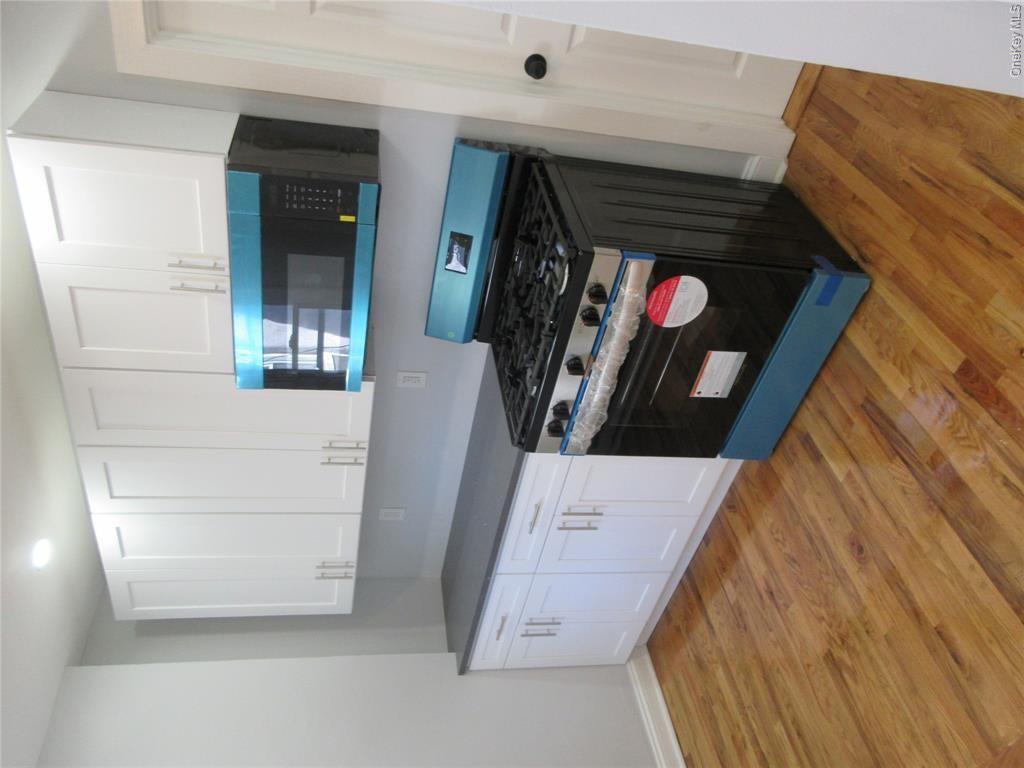 949 E 213th Street, Unit FL-2 photo 2