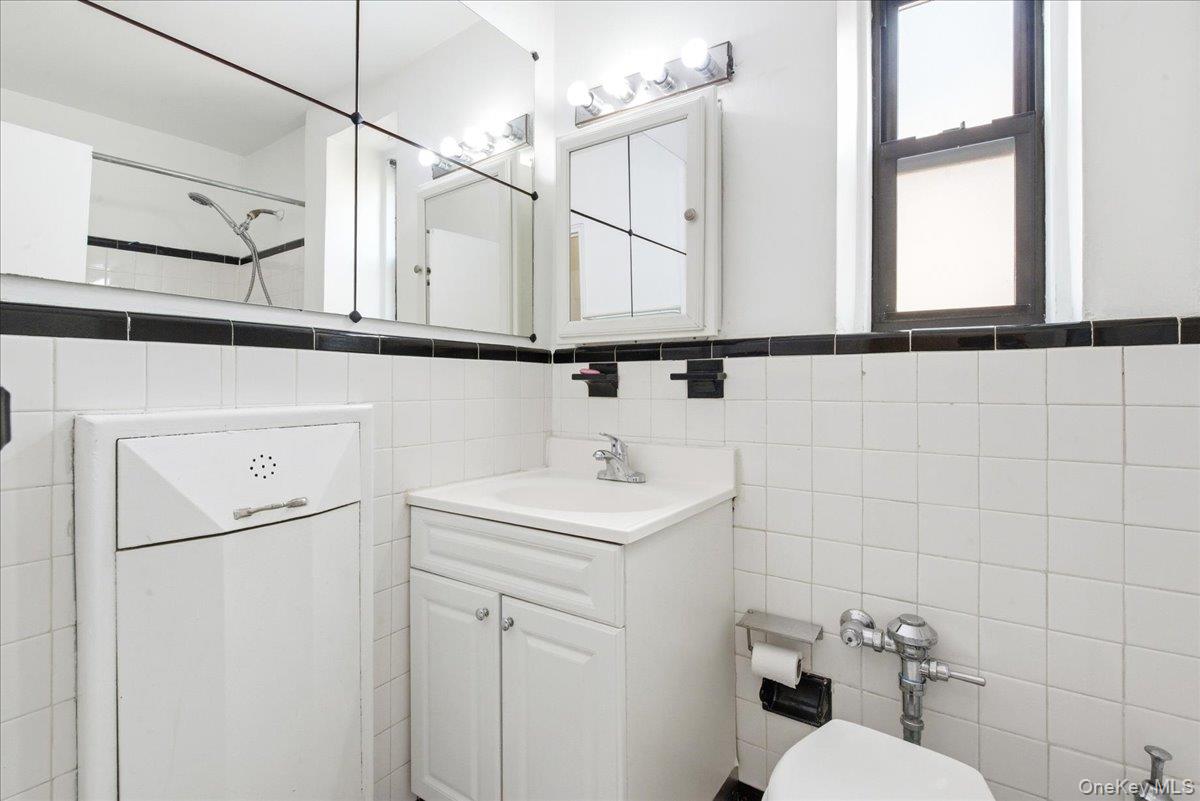 102-12 65th Avenue, Unit C35 photo 22