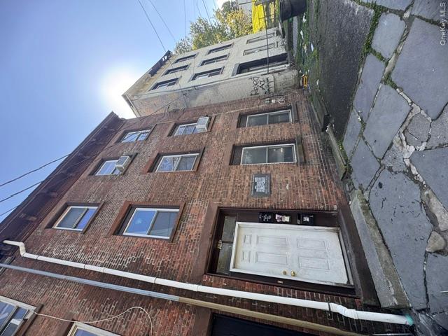 141 S William Street – For Sale