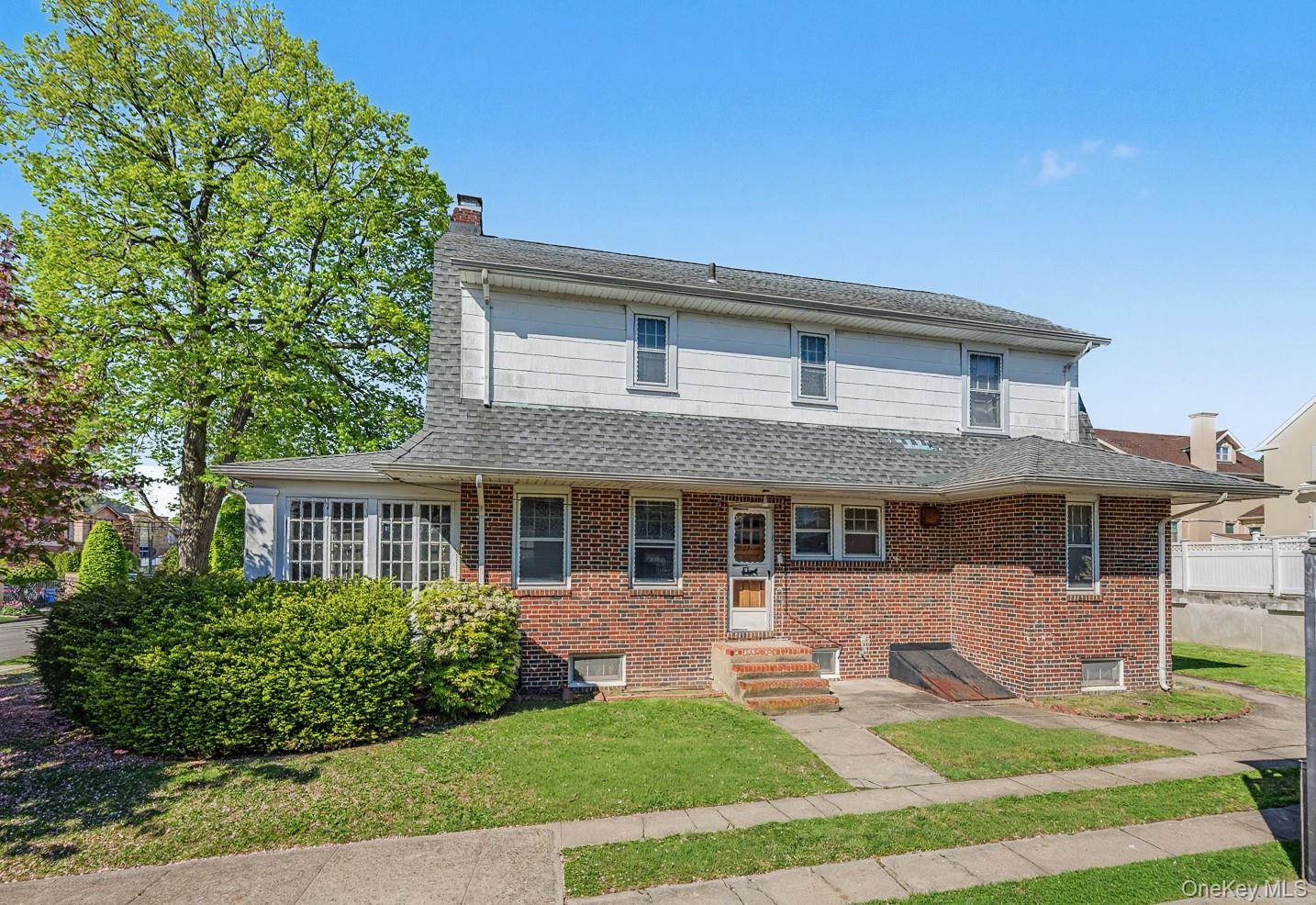 27 Center Drive – For Sale photo 7