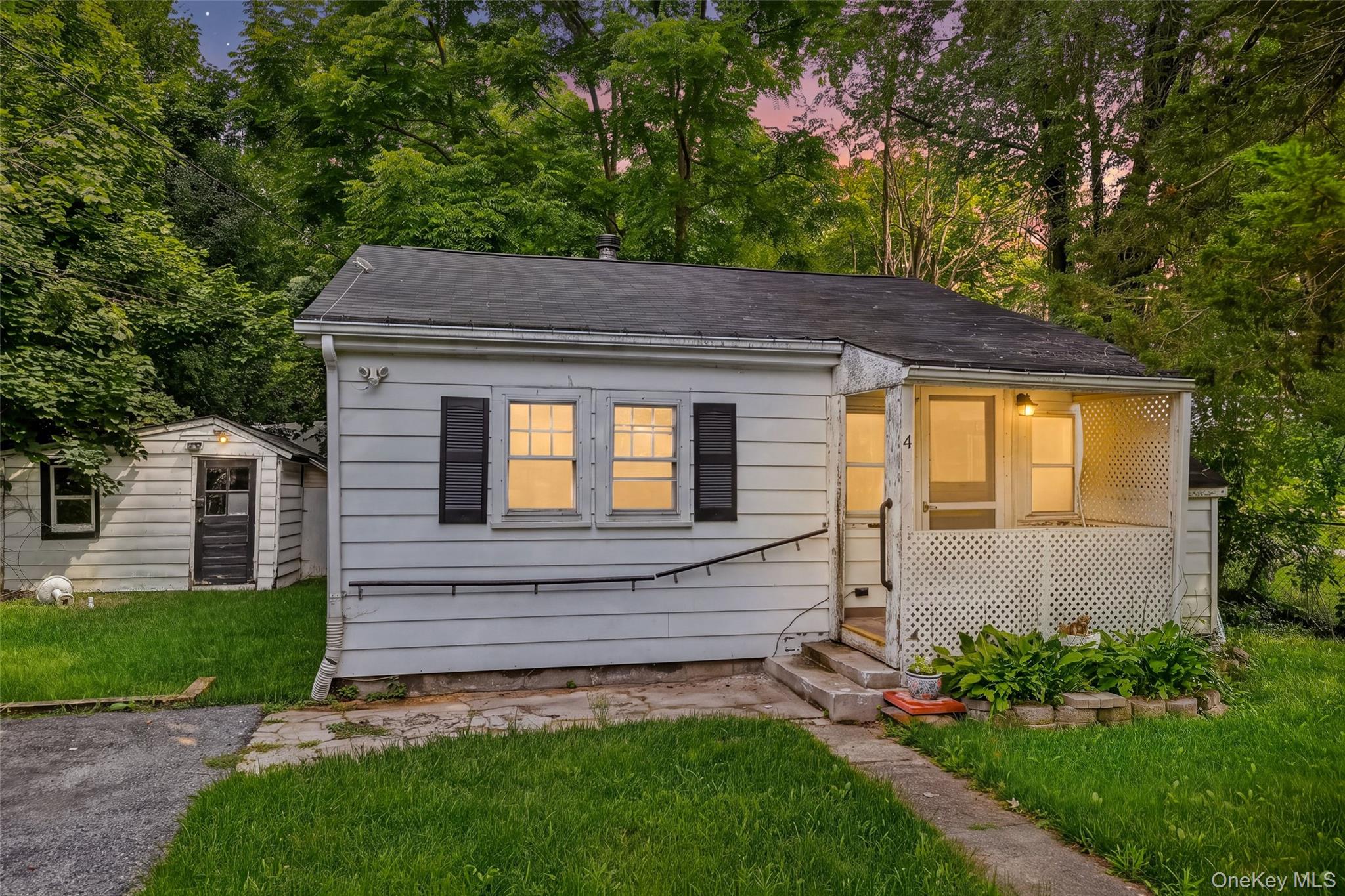 4 Benview Road – For Sale