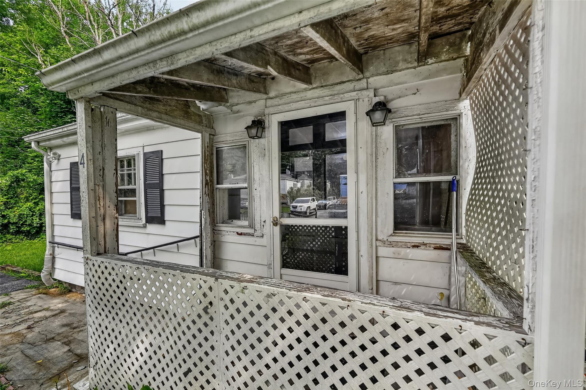 4 Benview Road – For Sale photo 4