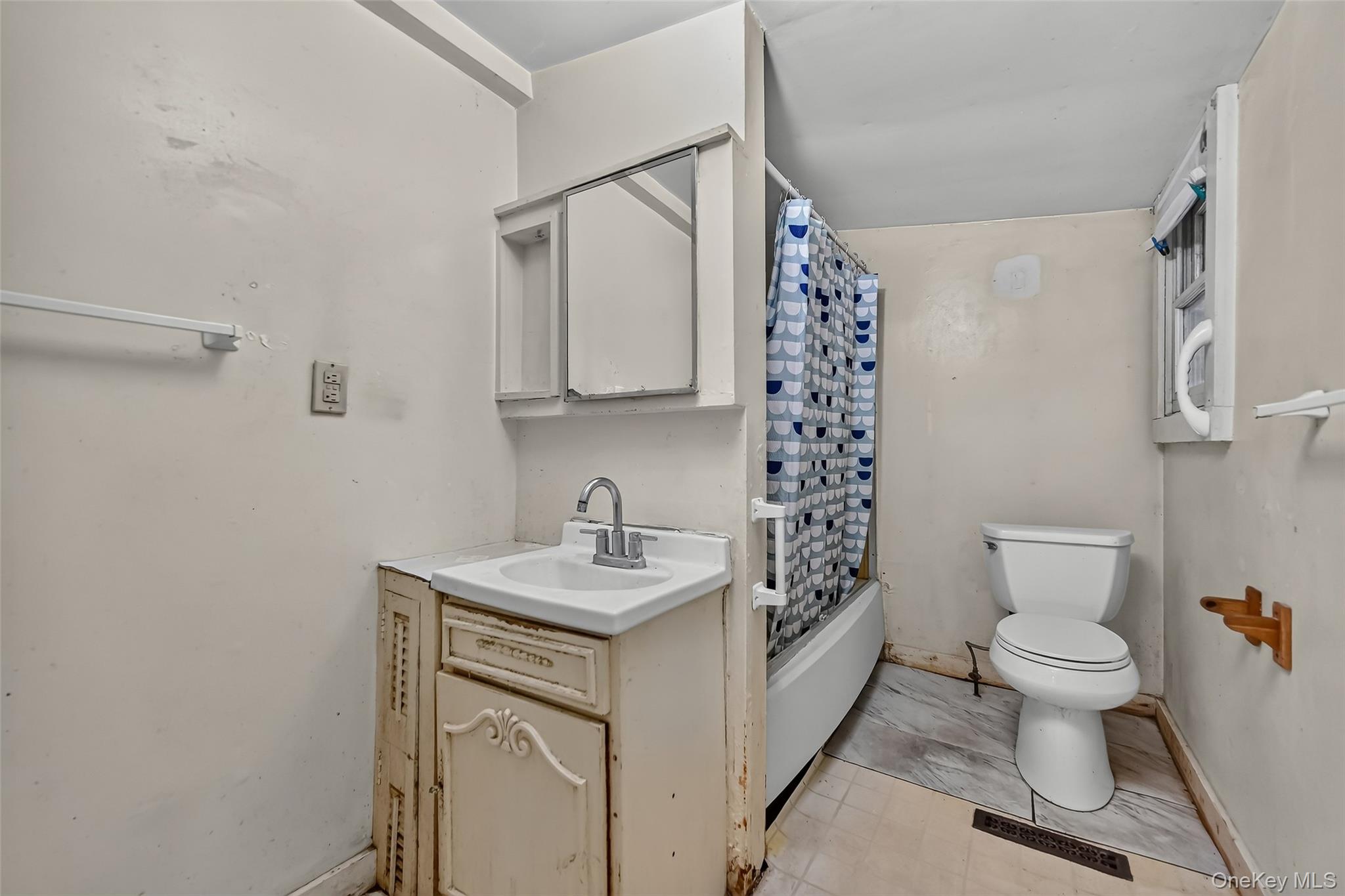 4 Benview Road – For Sale photo 19