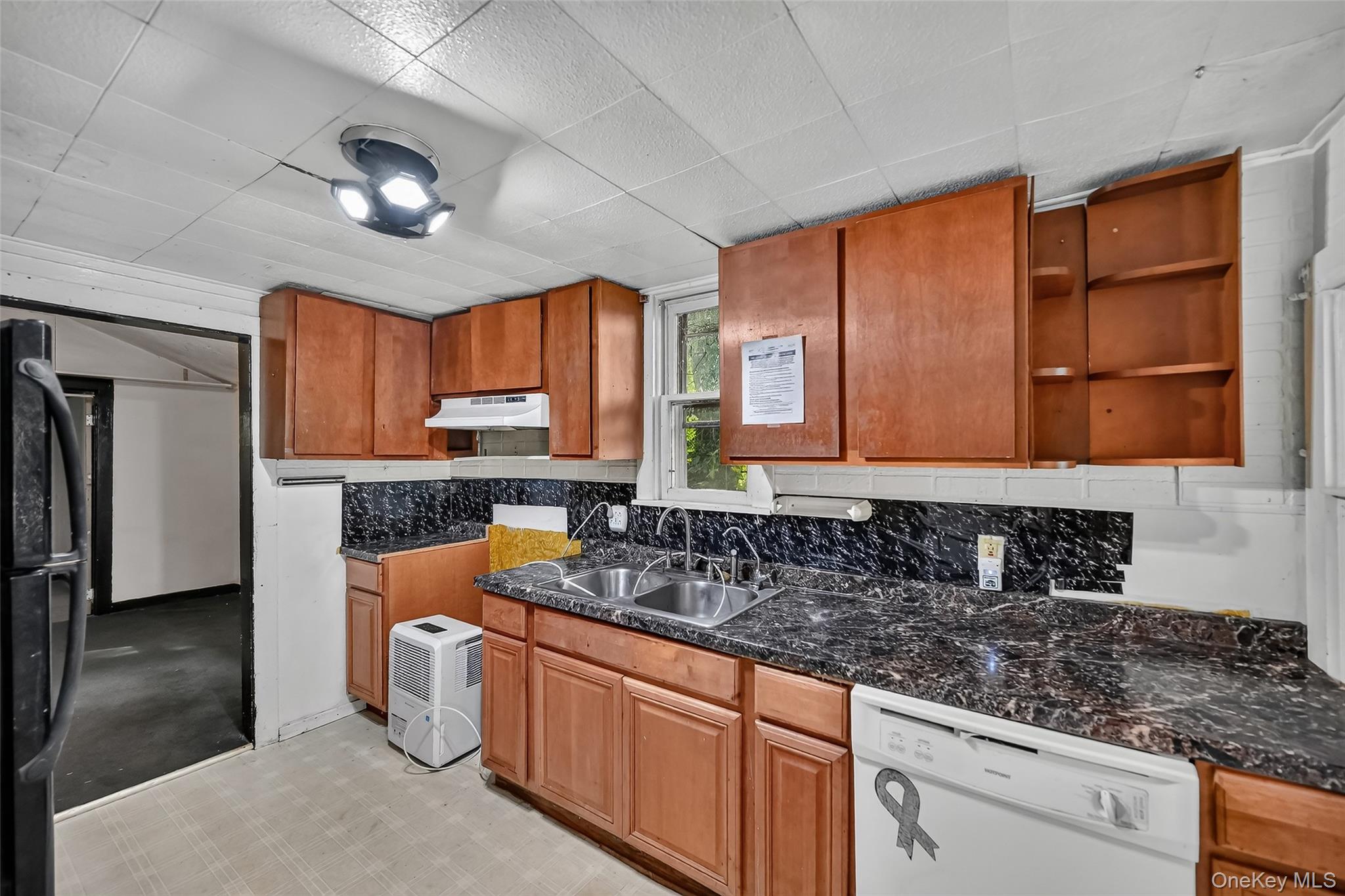 4 Benview Road – For Sale photo 7