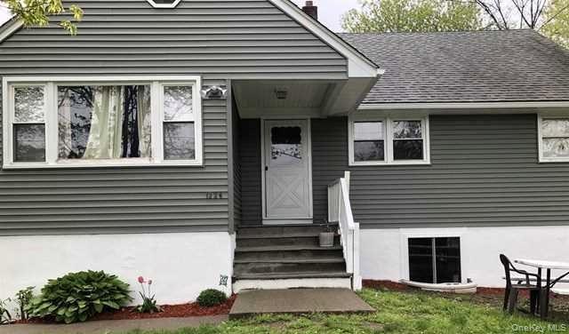 1224 RT 9G – For Sale