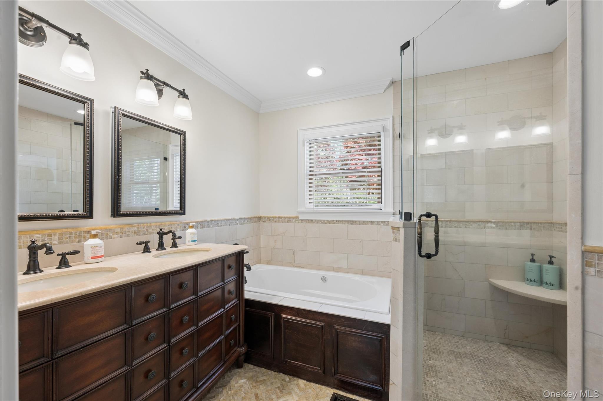111 South Country Road – For Sale photo 17