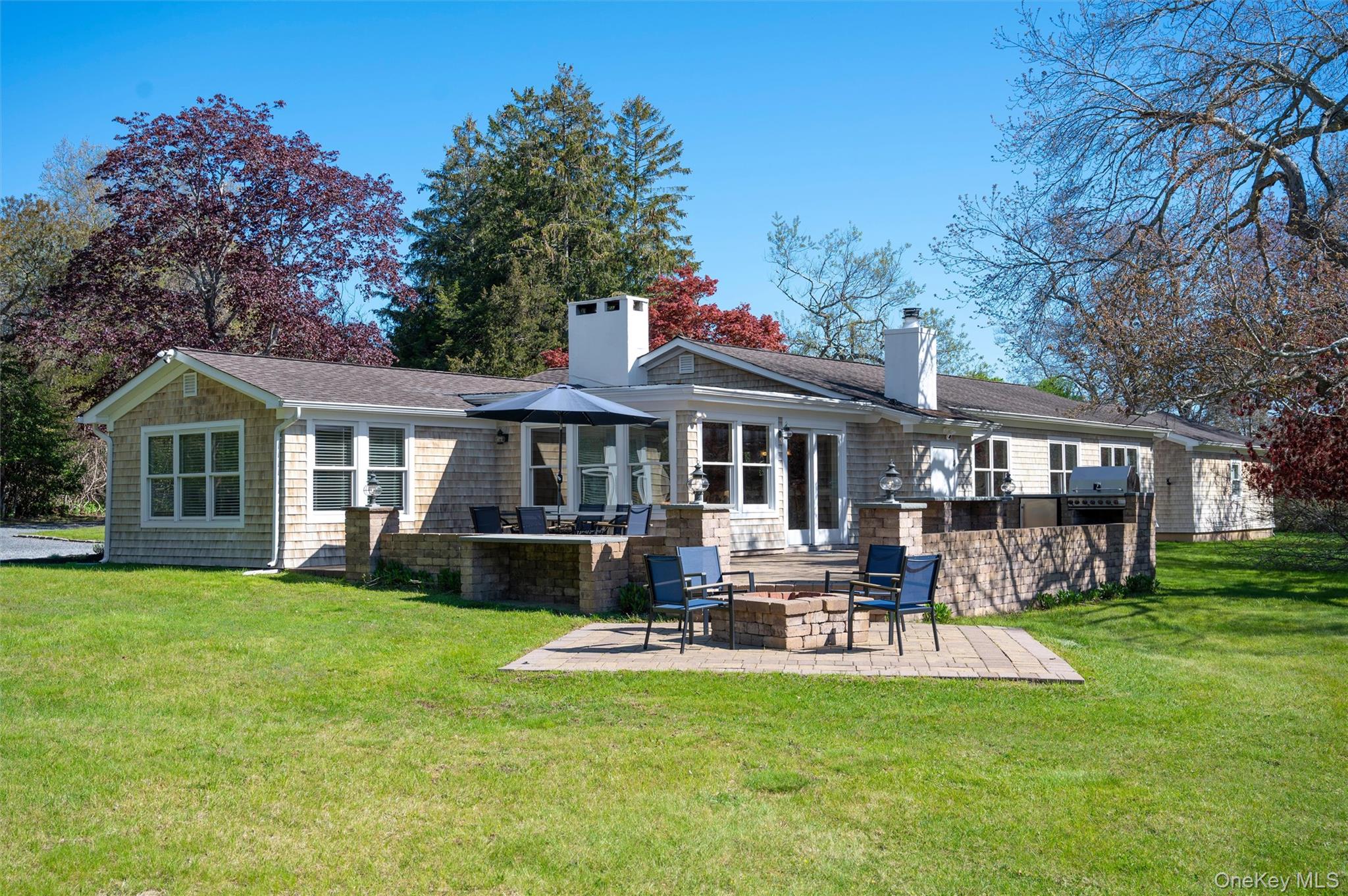 111 South Country Road – For Sale photo 22