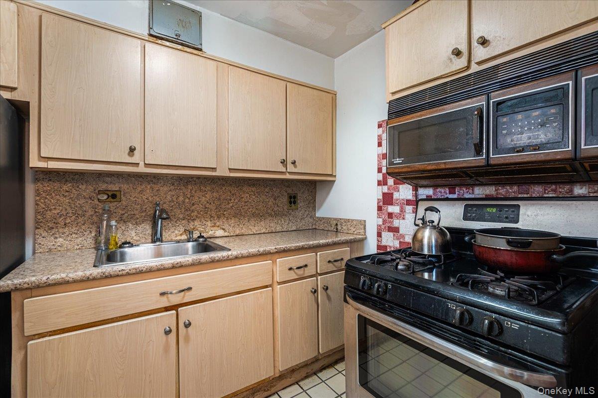147-44 Village Road, Unit 87D photo 6
