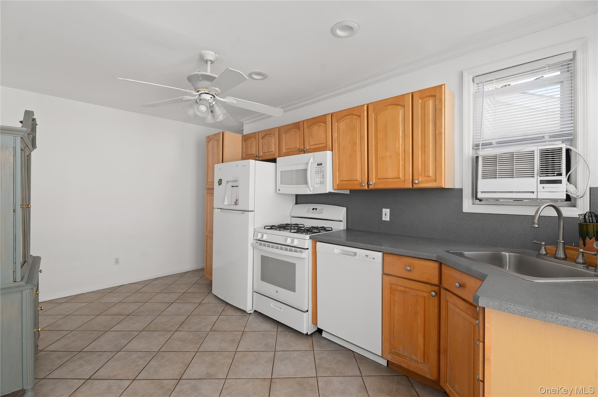 39 Troy Avenue – For Sale photo 13
