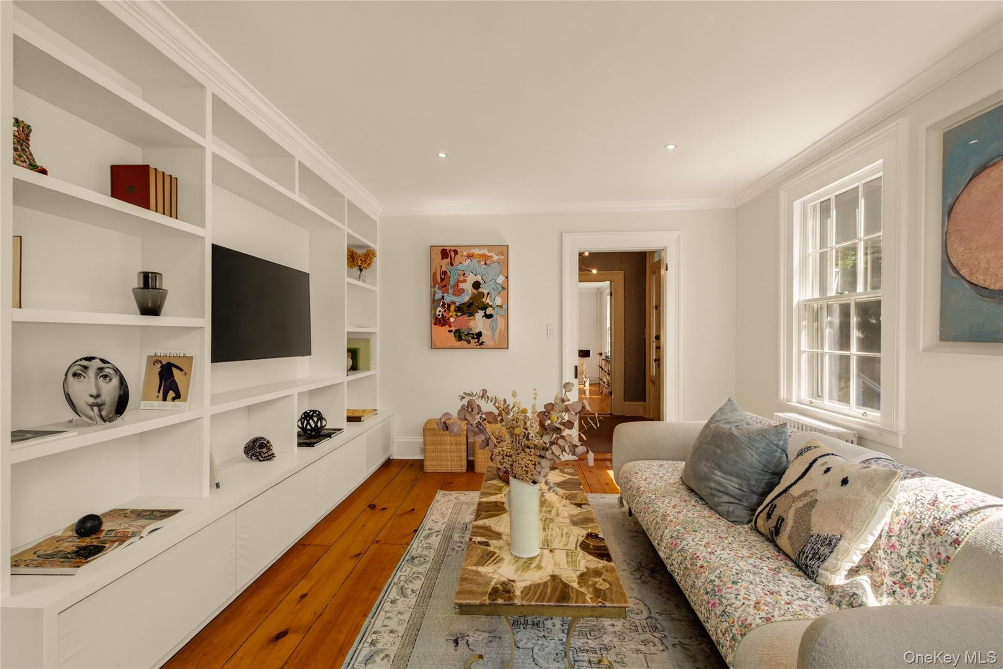 210 Middle Road – For Sale photo 11