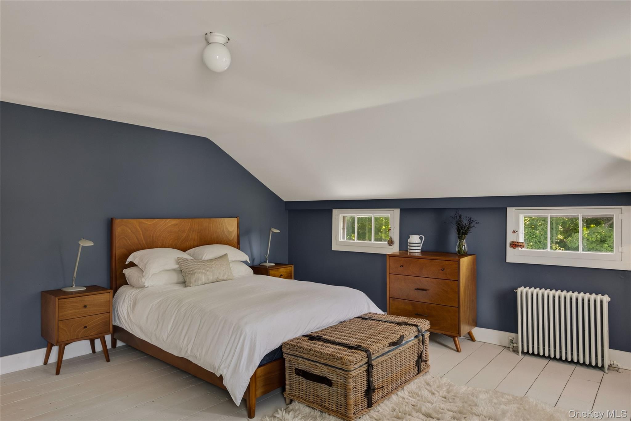 210 Middle Road – For Sale photo 12