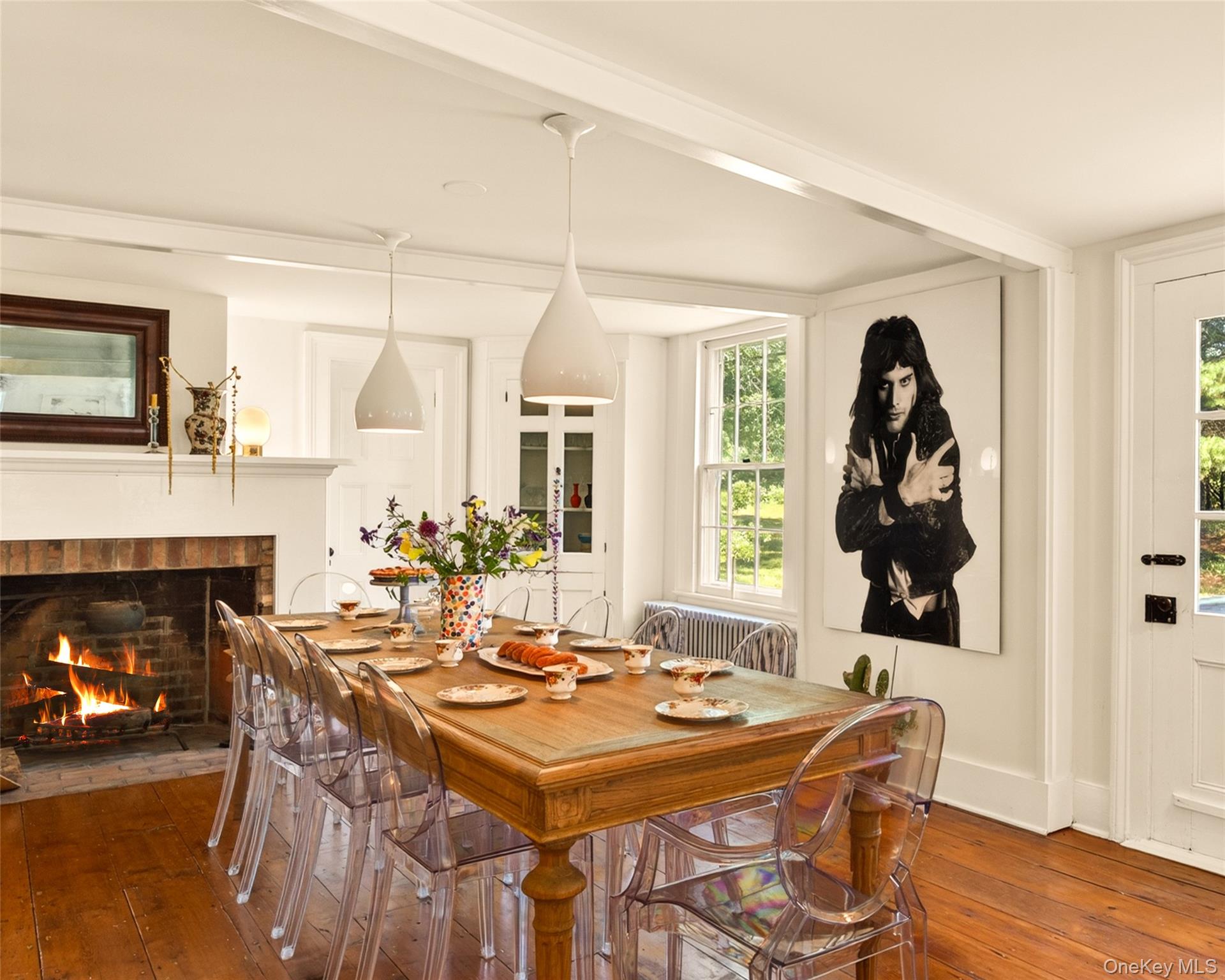 210 Middle Road – For Sale photo 5