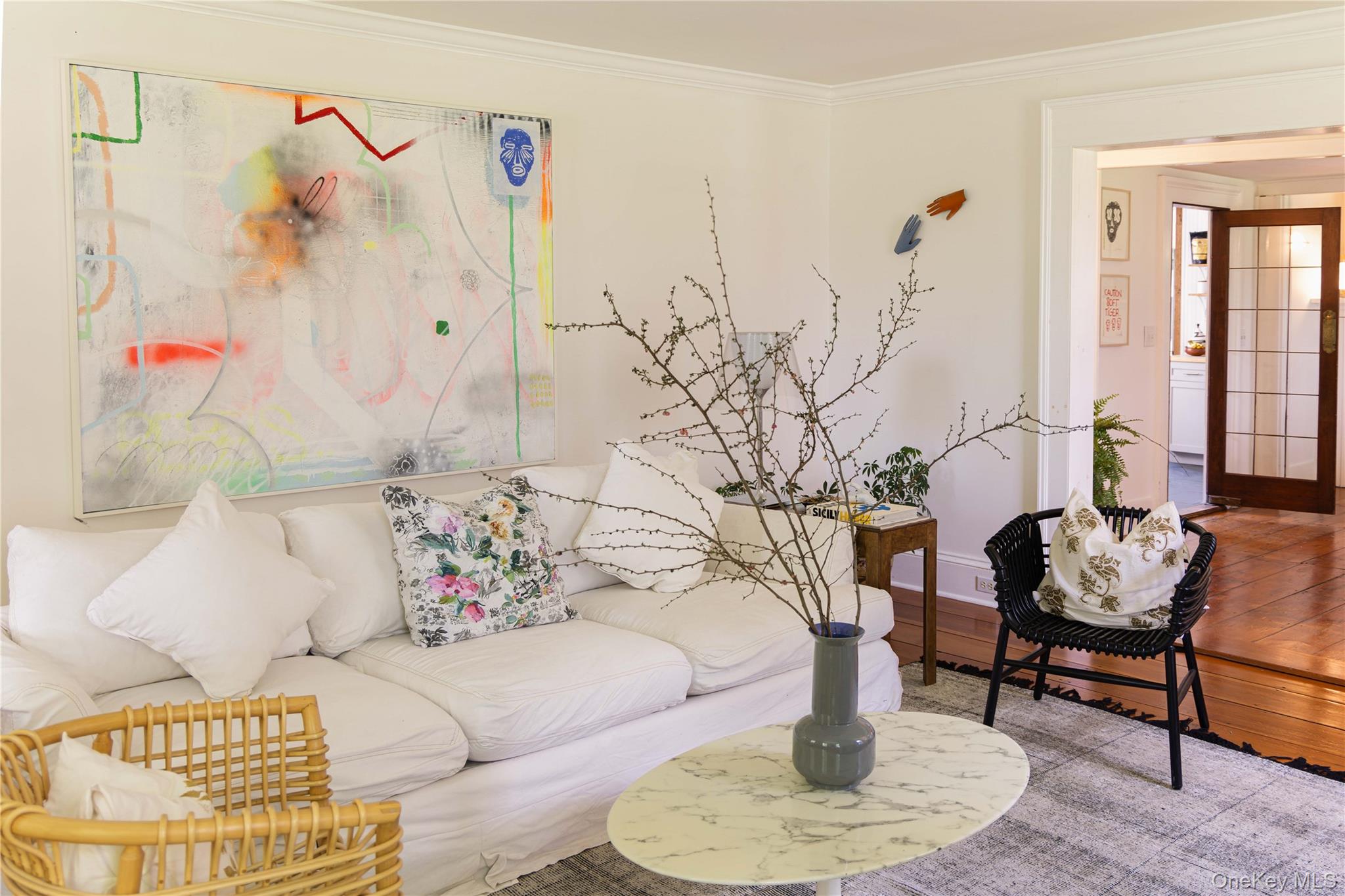 210 Middle Road – For Sale photo 4