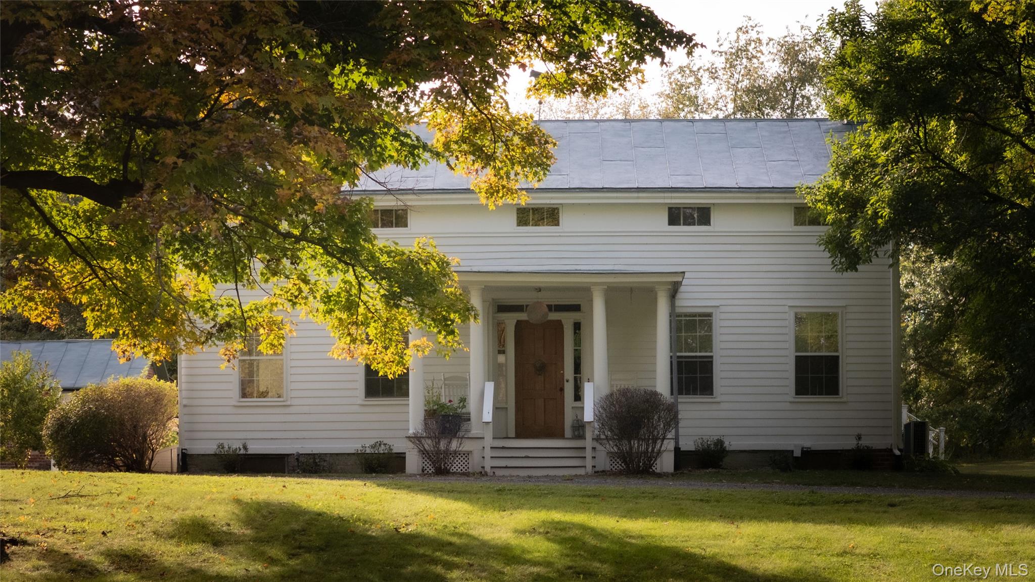 210 Middle Road – For Sale