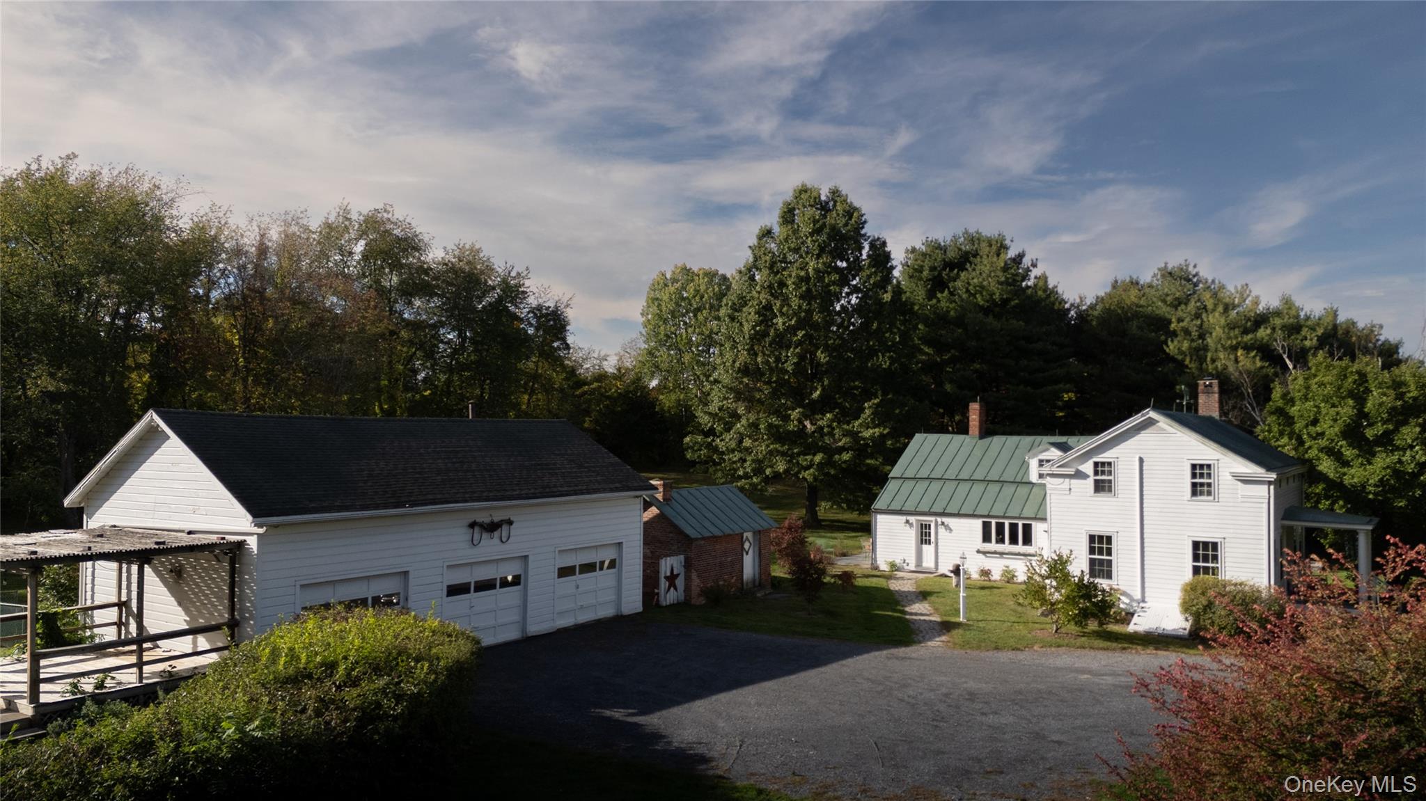 210 Middle Road – For Sale photo 20