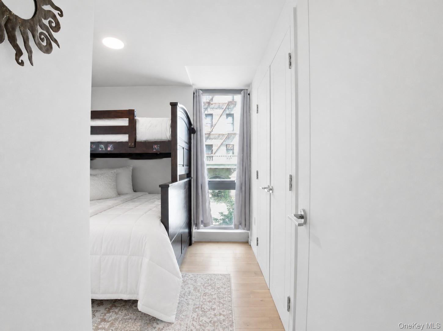 40 Pinehurst Avenue, Unit 2D photo 15