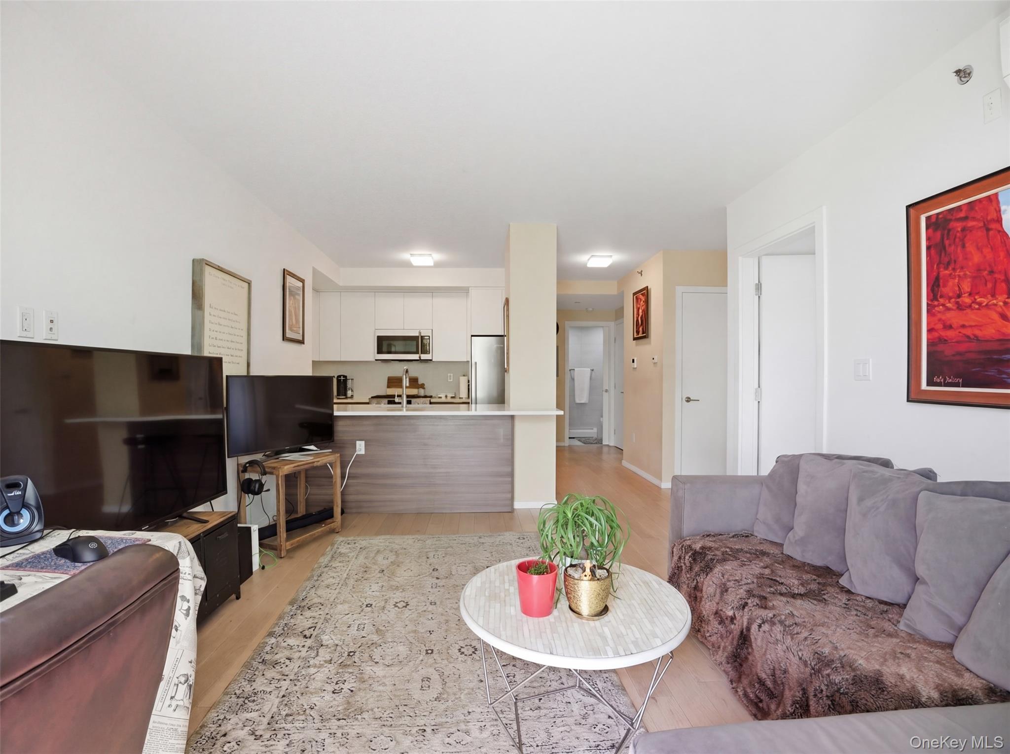 40 Pinehurst Avenue, Unit 2D photo 8