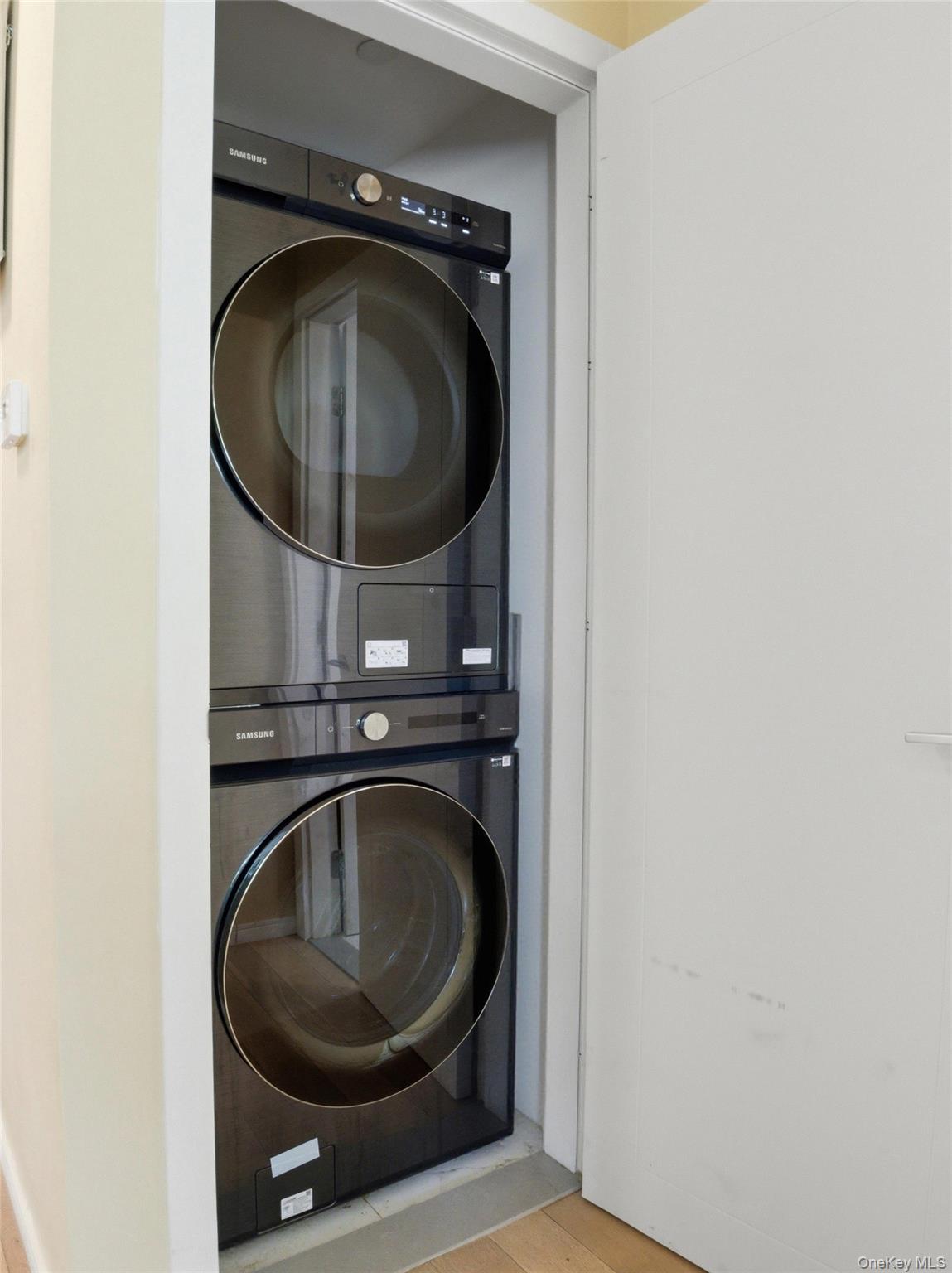 40 Pinehurst Avenue, Unit 2D photo 11