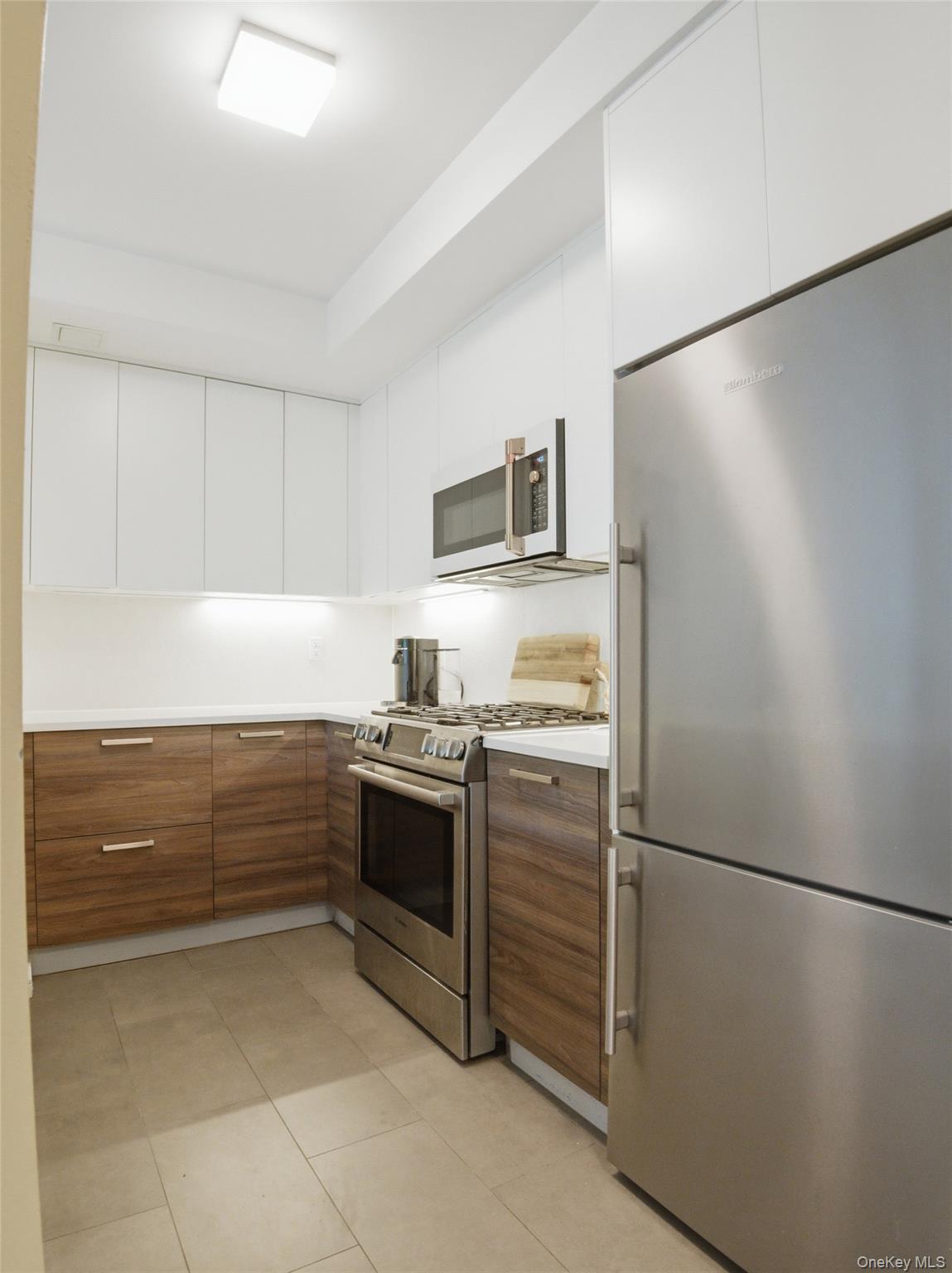 40 Pinehurst Avenue, Unit 2D photo 18