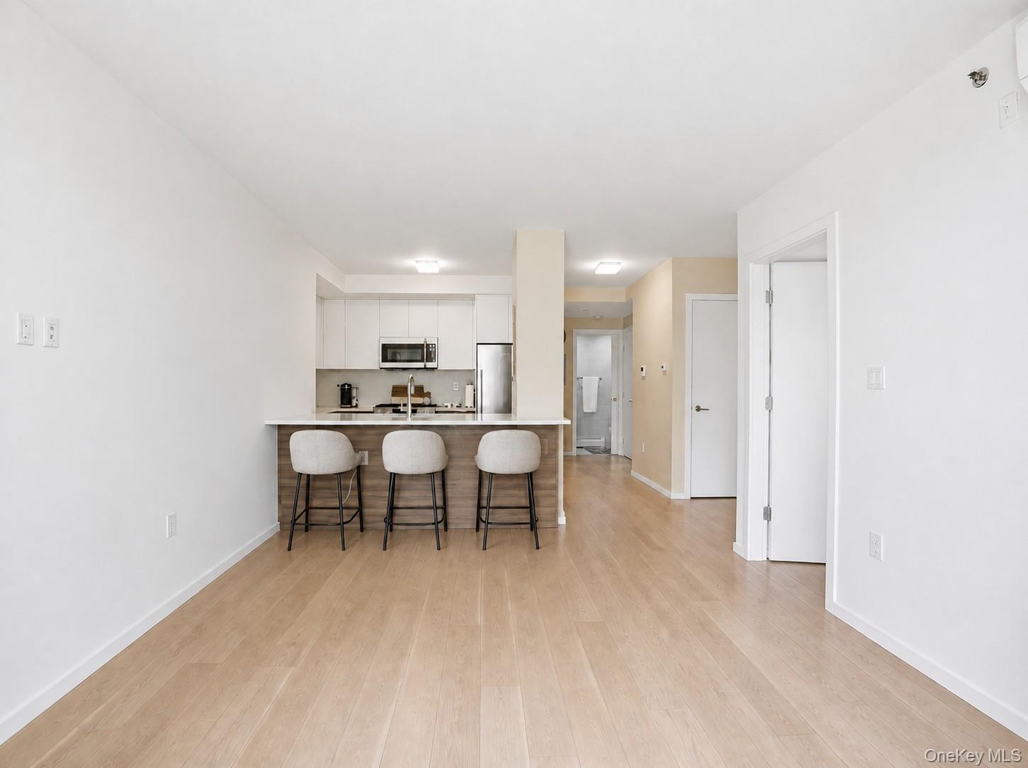 40 Pinehurst Avenue, Unit 2D photo 9
