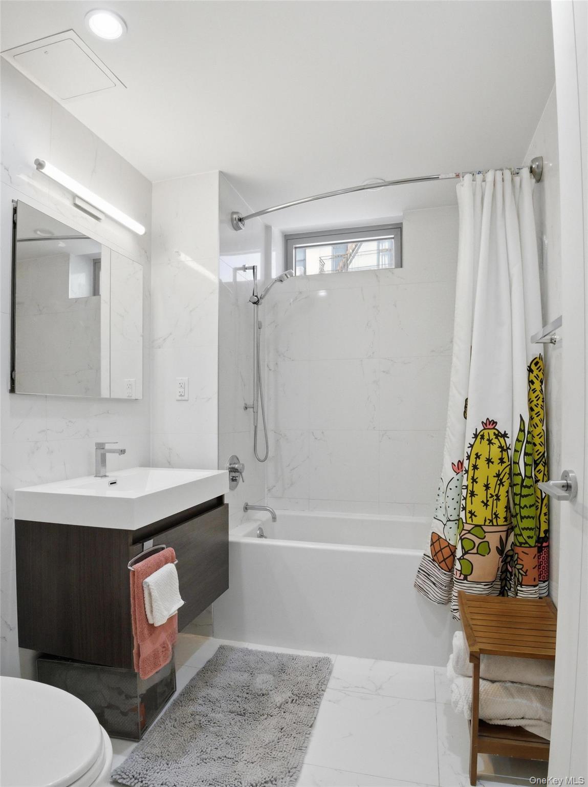 40 Pinehurst Avenue, Unit 2D photo 14