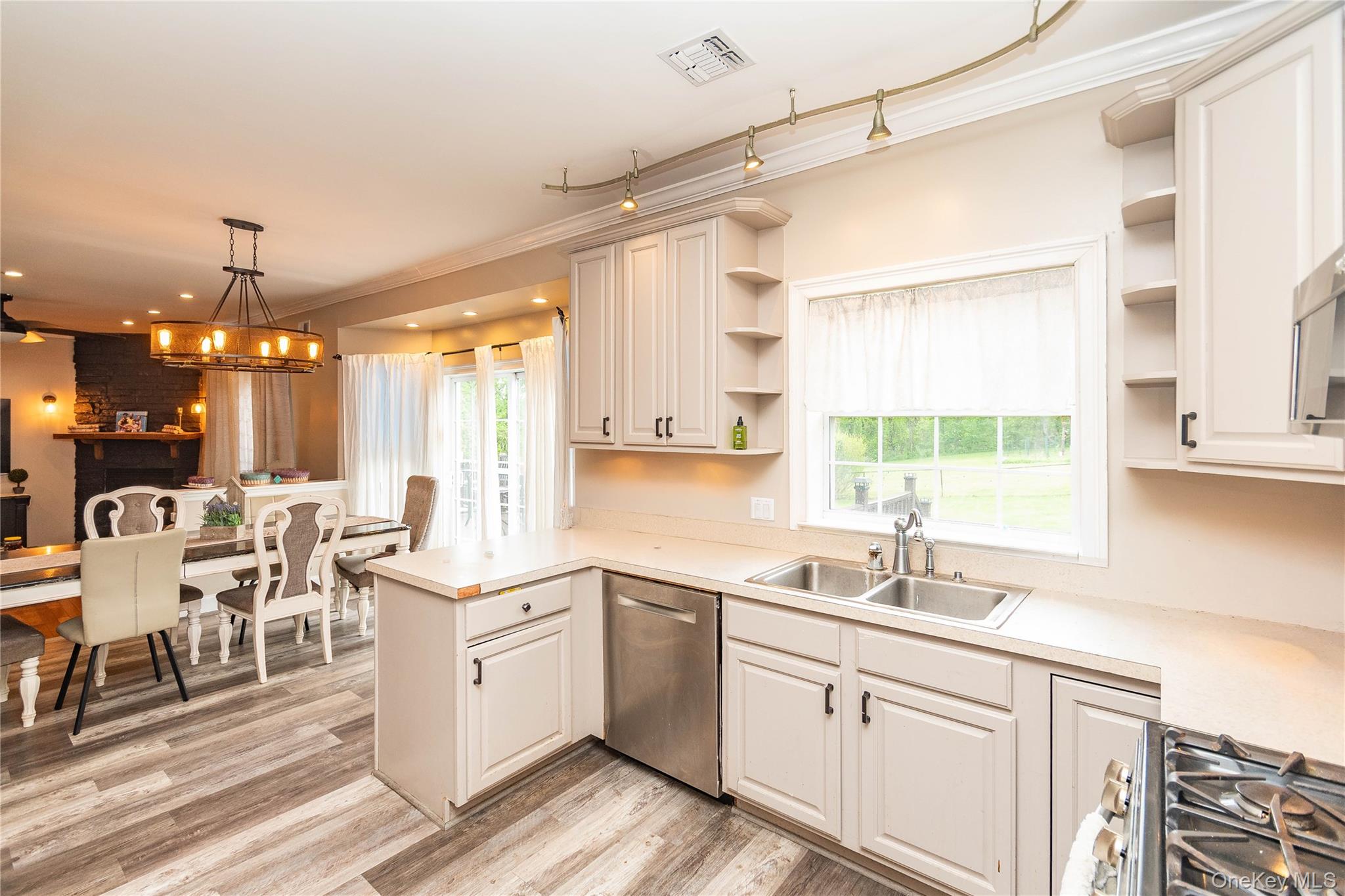 1 Starlight Path – For Sale photo 10