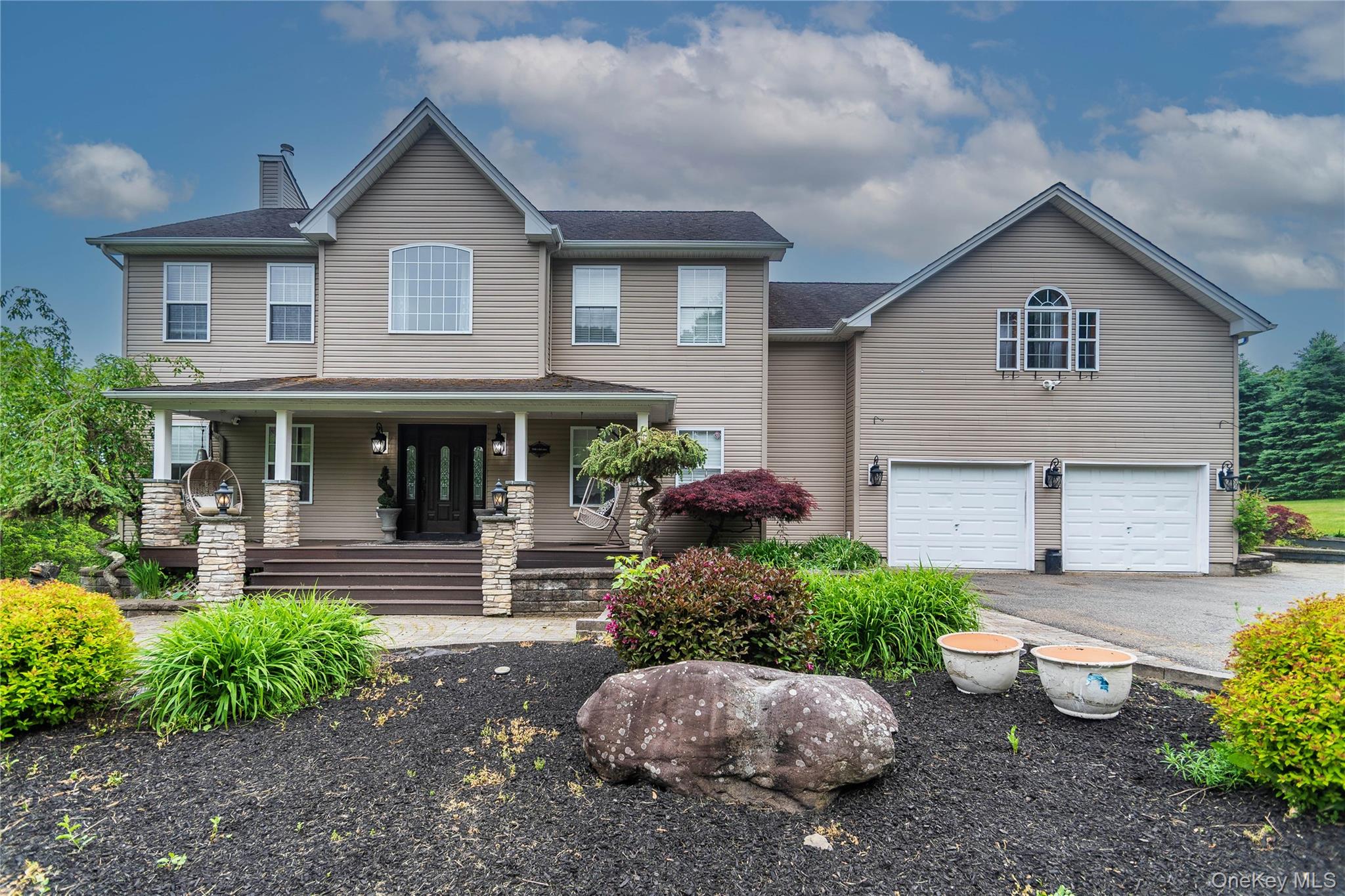 1 Starlight Path – For Sale