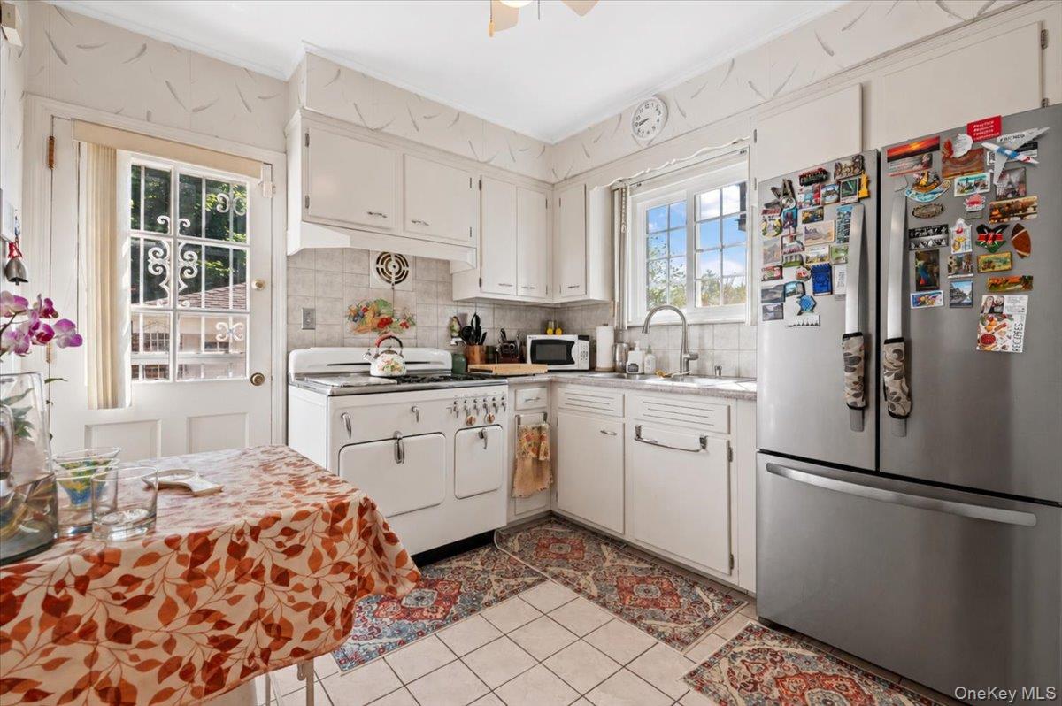 183-41 Dalny Road – For Sale