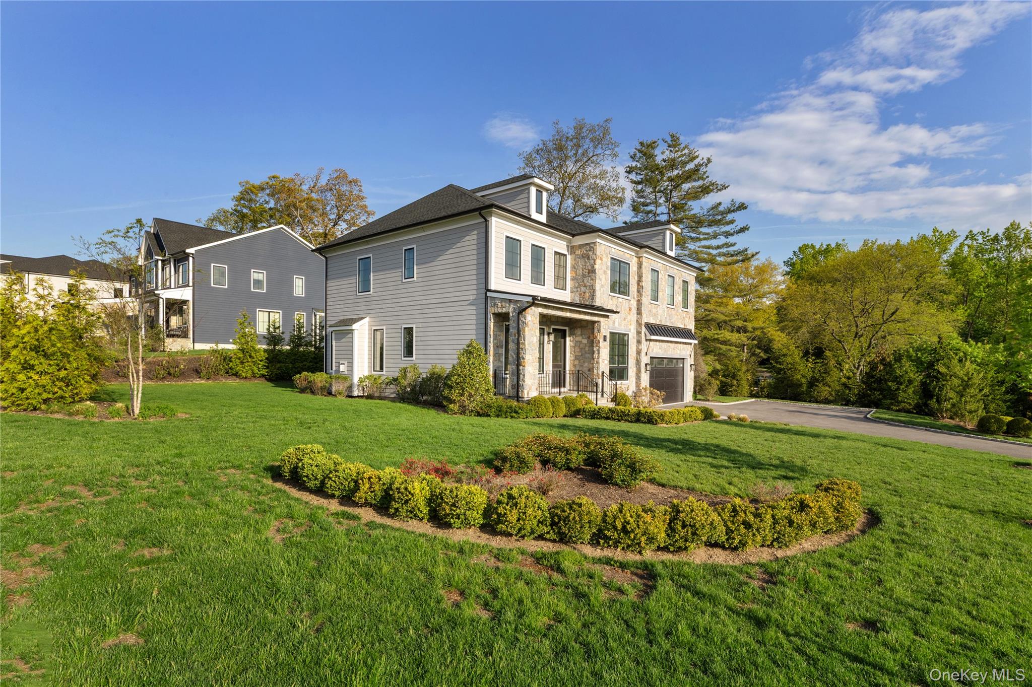 1 Sequoia Circle – For Sale photo 2