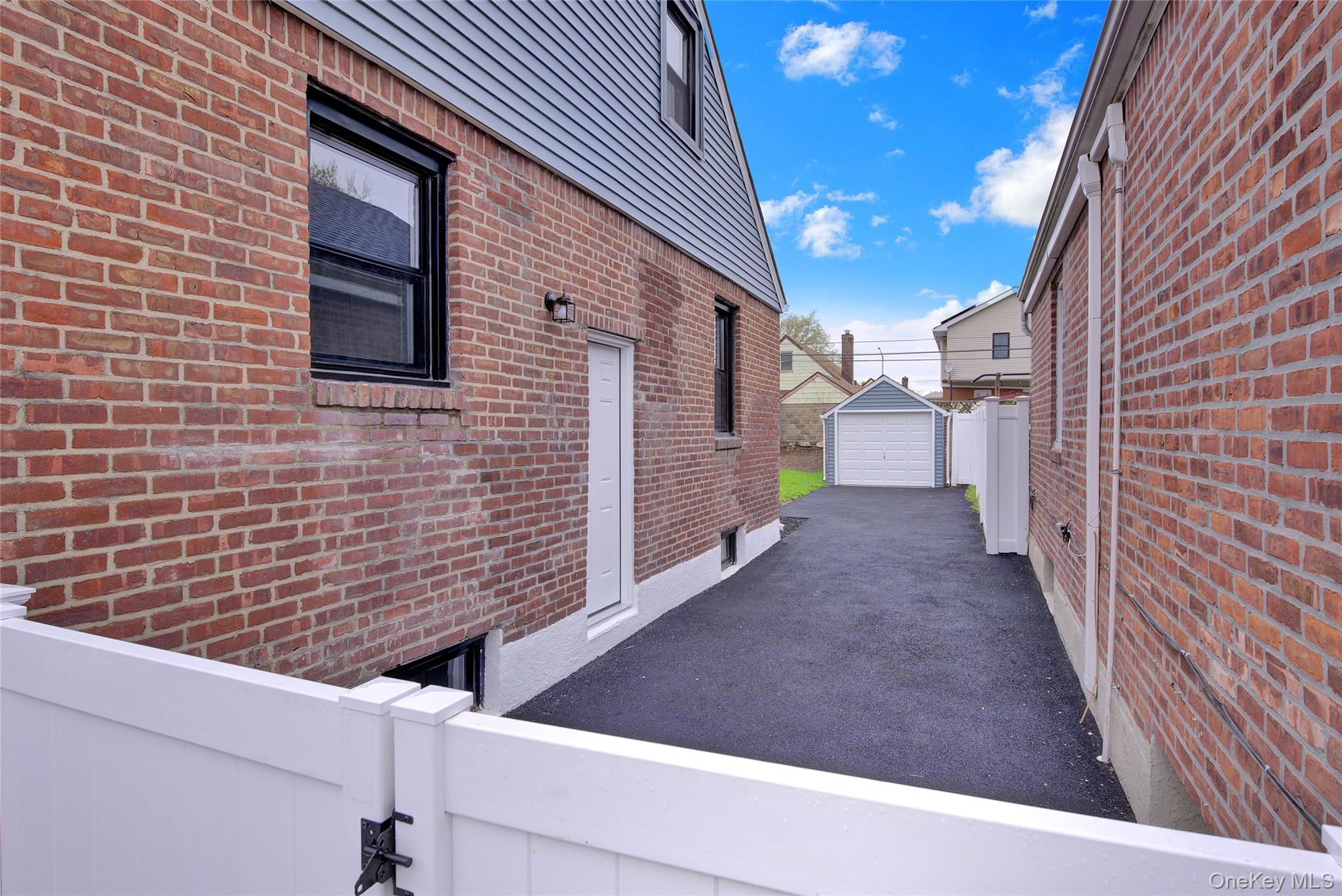 223-15 114th Road – For Sale photo 19