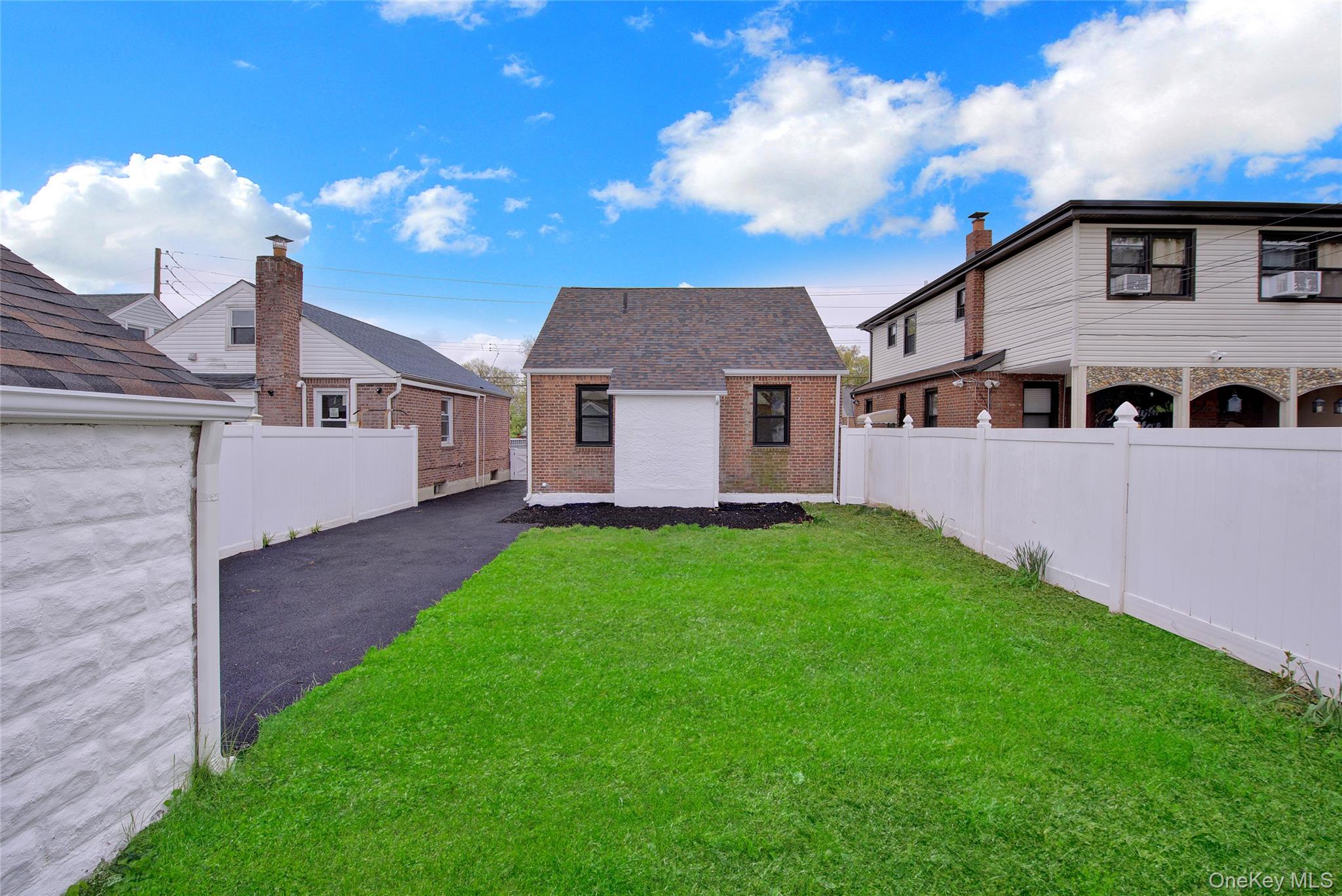 223-15 114th Road – For Sale photo 20