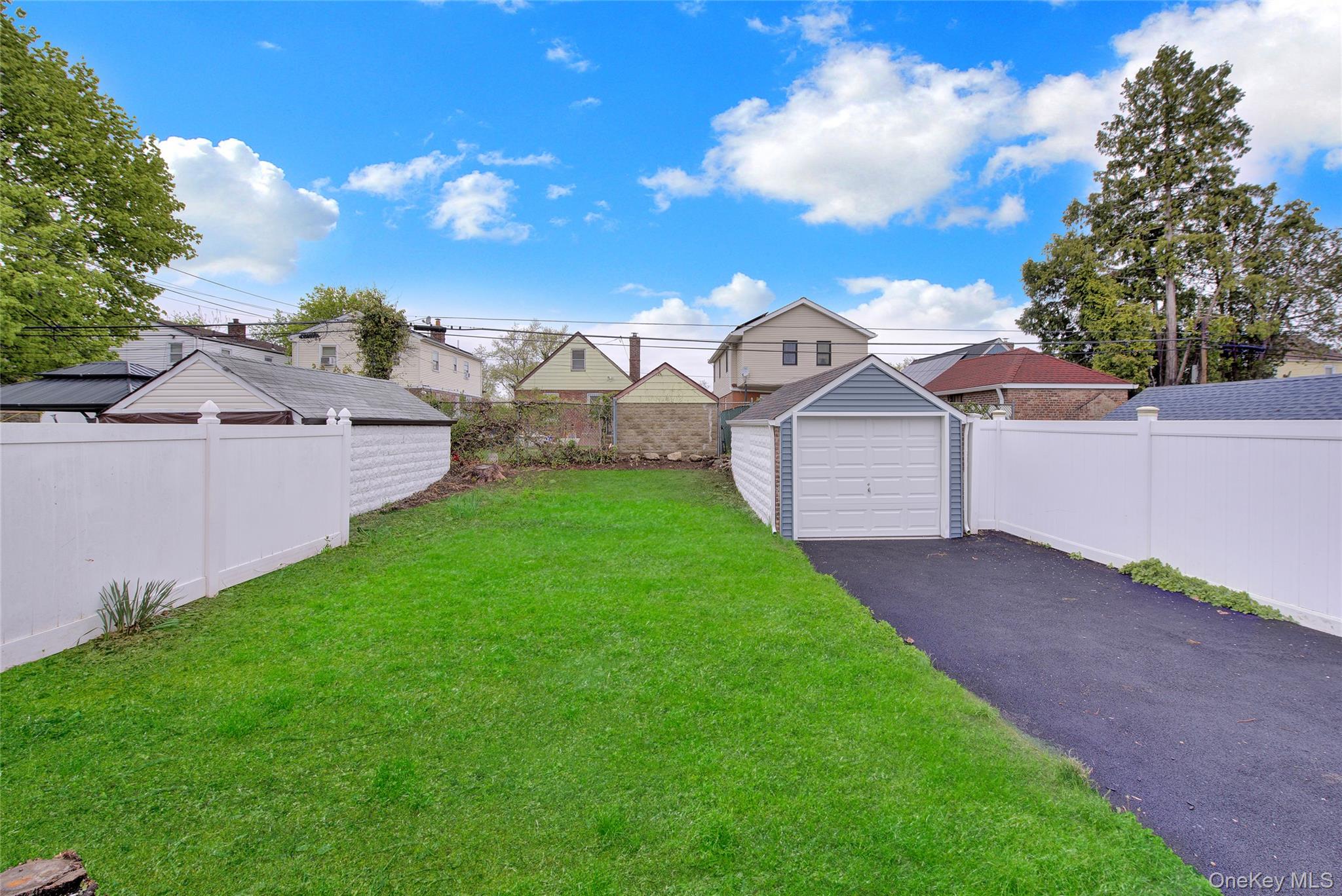 223-15 114th Road – For Sale photo 21