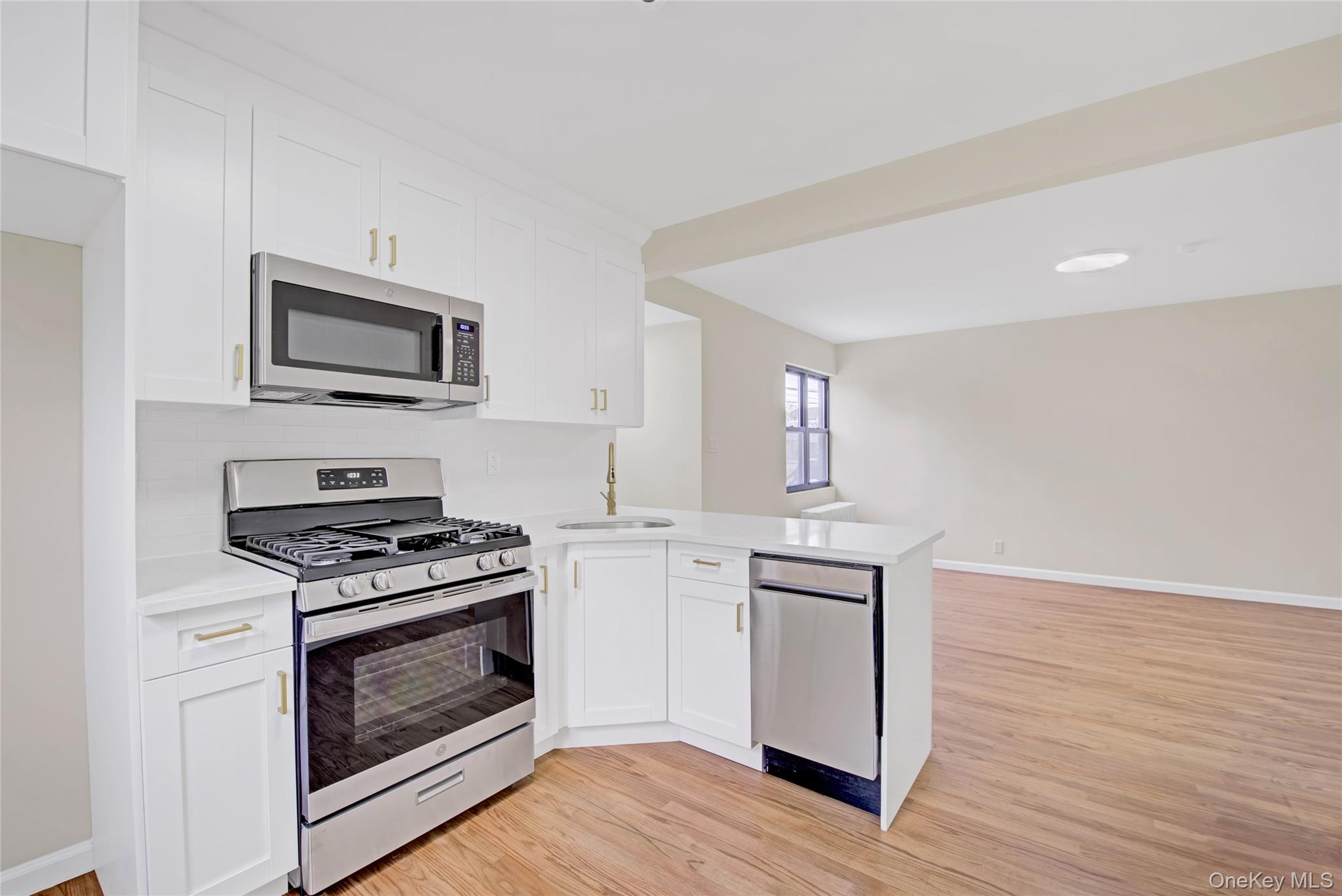223-15 114th Road – For Sale photo 7
