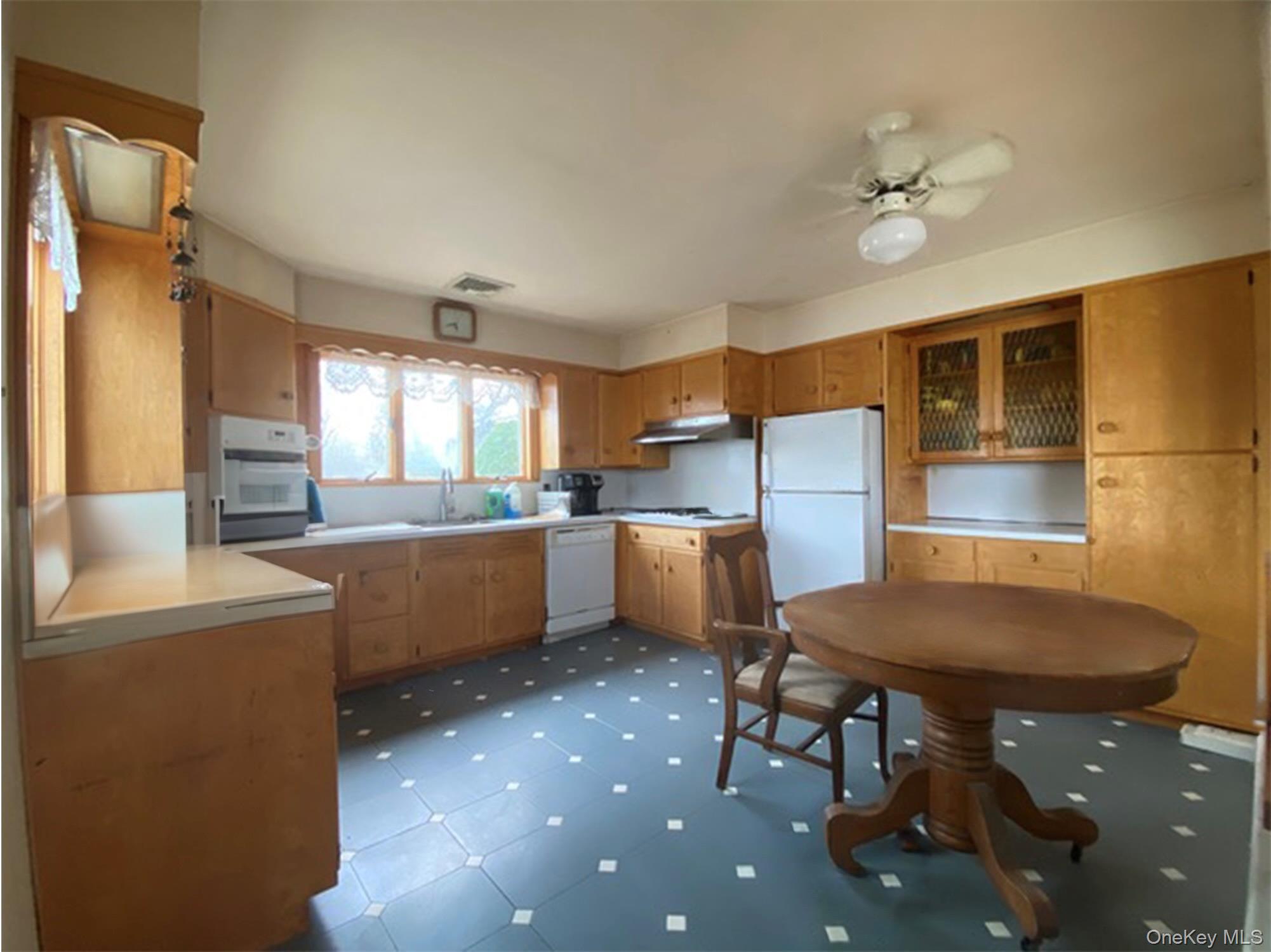100 Sound Drive – For Sale photo 17