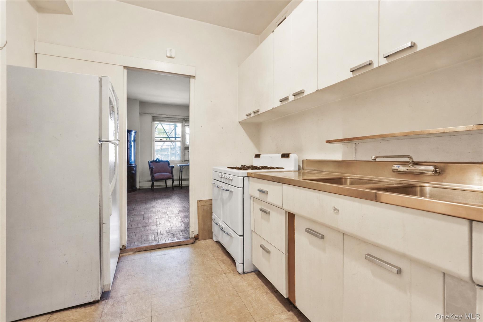 3 Fordham Hill Oval, Unit 1F photo 5