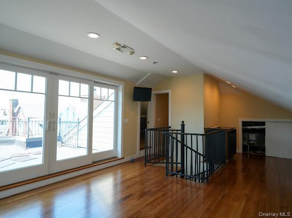 3 Pennsylvania Court – For Rent photo 38