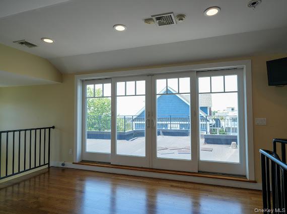 3 Pennsylvania Court – For Rent photo 39