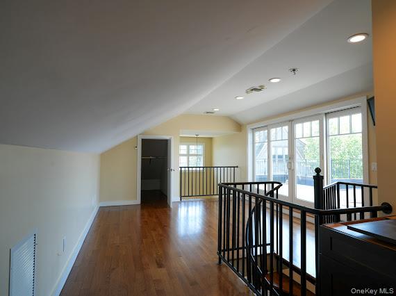 3 Pennsylvania Court – For Rent photo 37