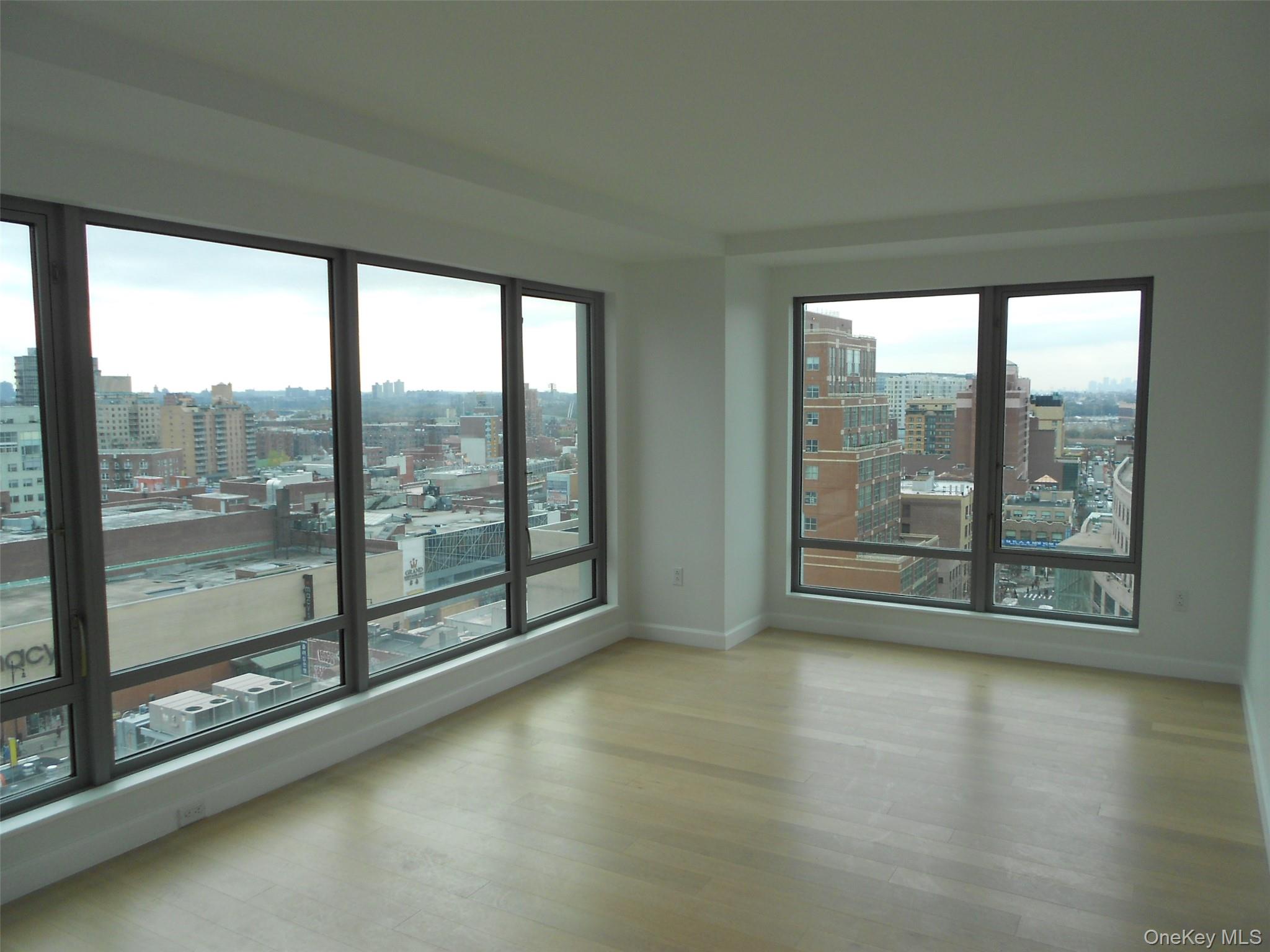 138-35 39 Avenue, Unit 11G photo 2