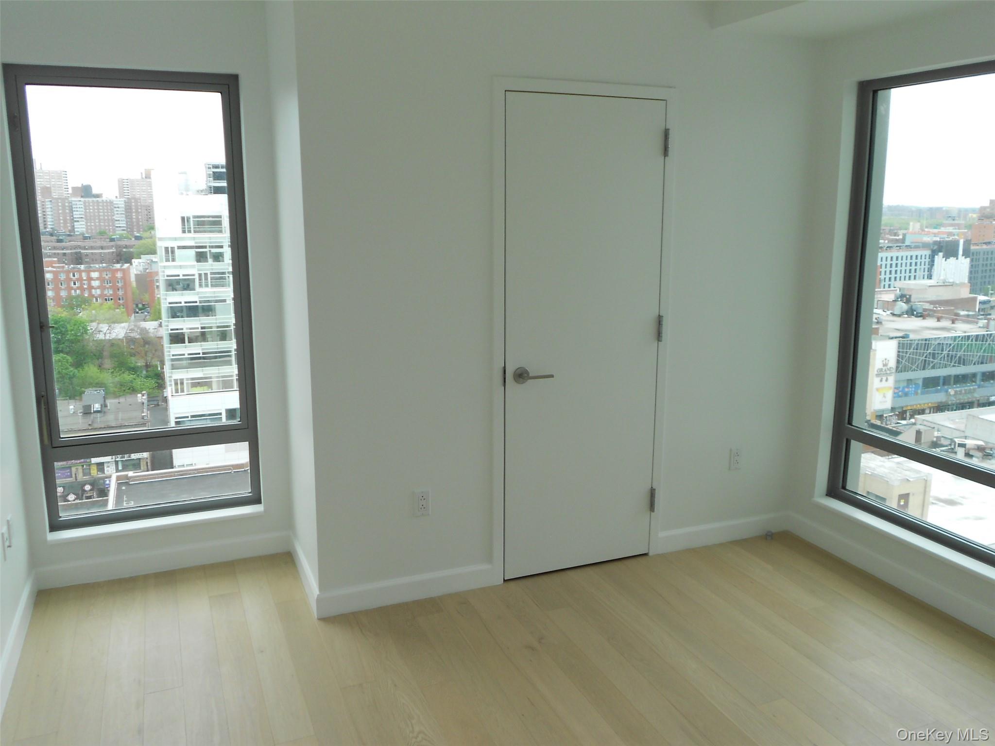 138-35 39 Avenue, Unit 11G photo 8