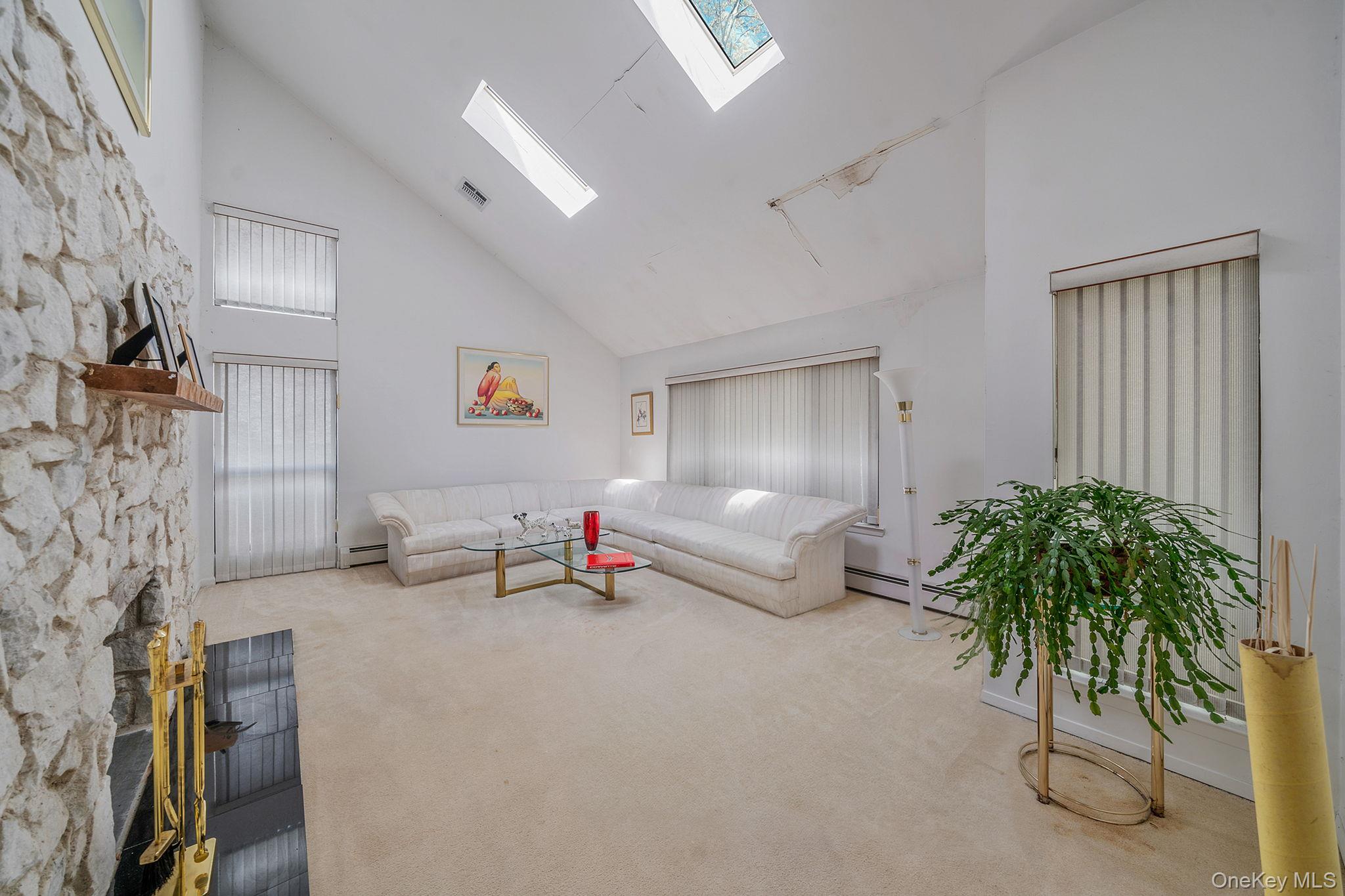 10 Lily Drive – For Sale photo 12