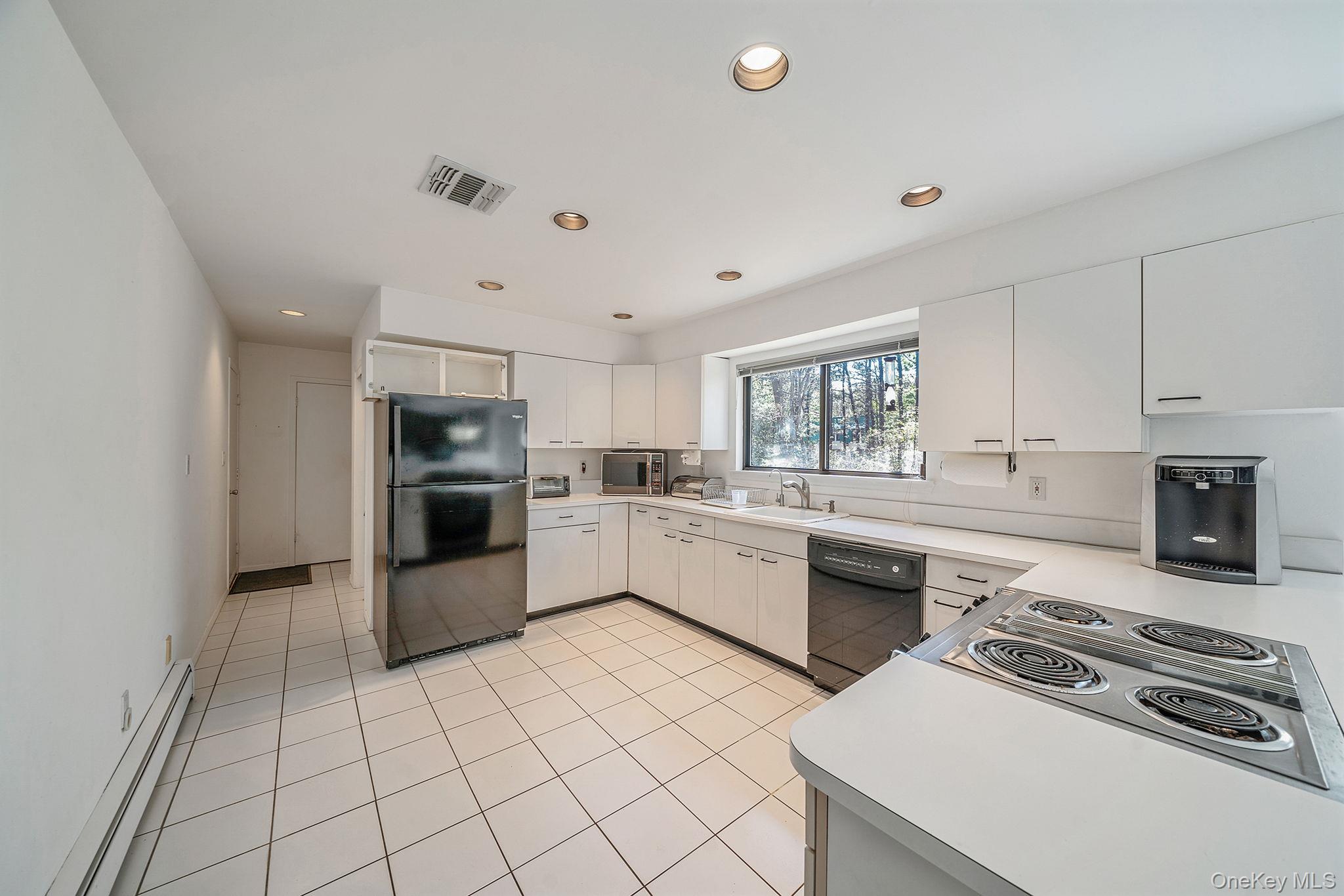 10 Lily Drive – For Sale photo 18