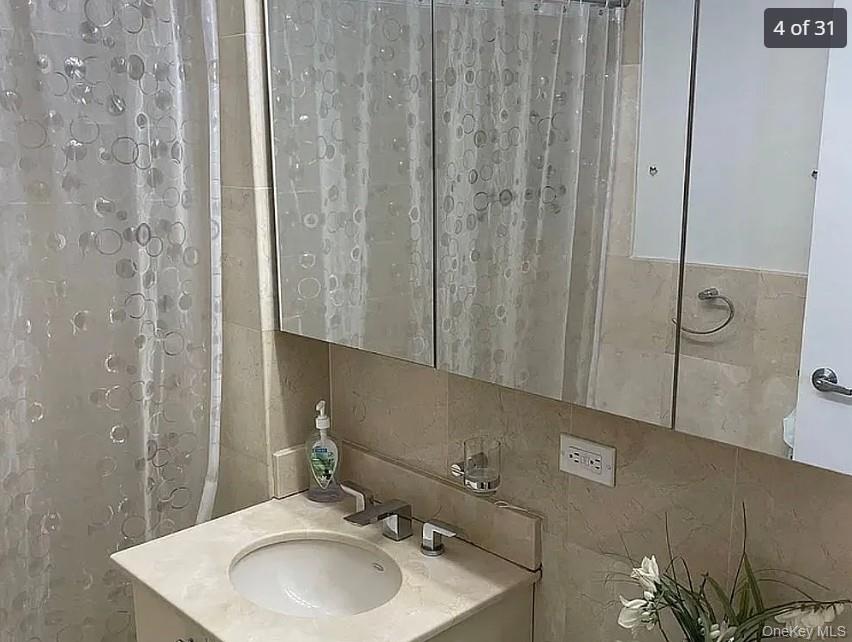 11624 Grosvenor Lane, Unit 7C photo 12