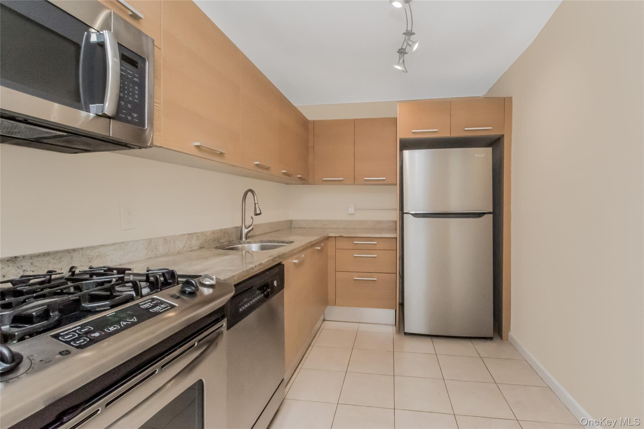 1155 Warburton Ave Avenue, Unit 7H photo 10