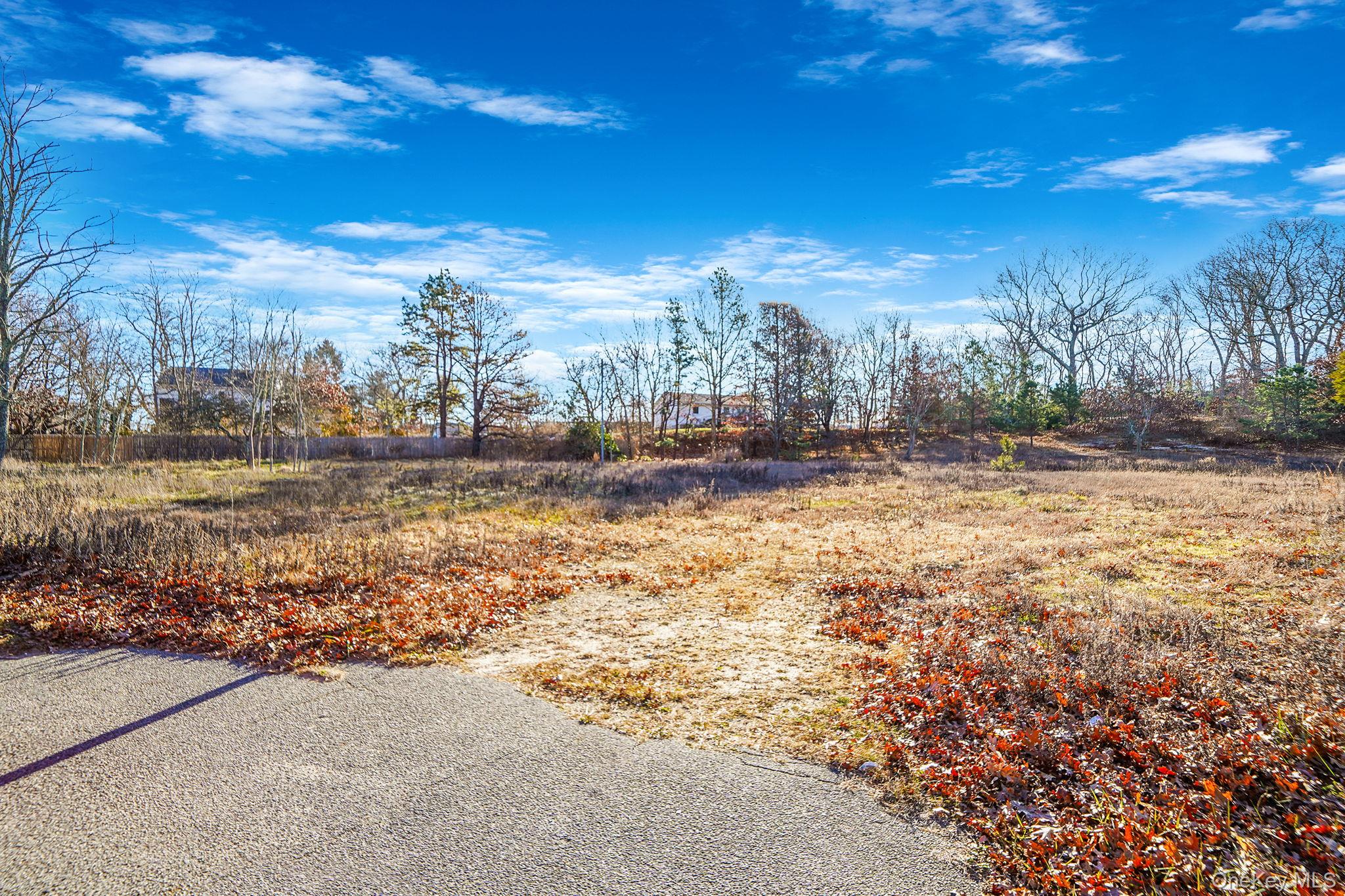267 Old Country Road – For Sale photo 2