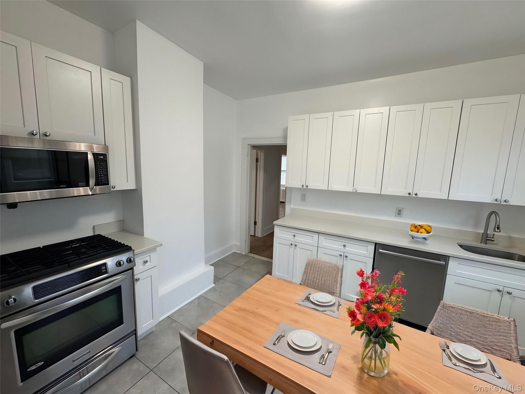 520 Fourth Avenue, Unit 2 photo 3
